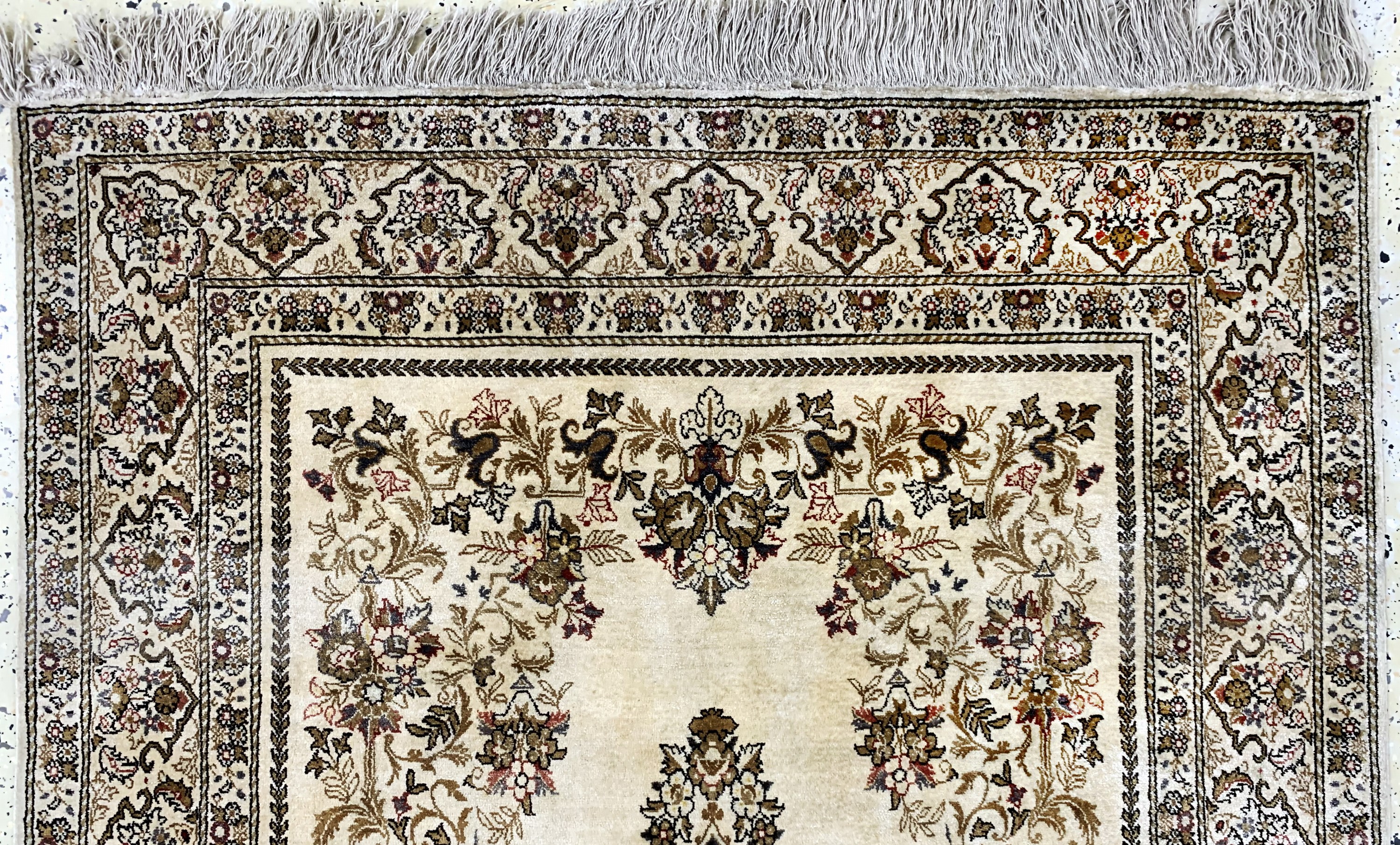 Detail a: Ghom Seide alt, Persien, Mitte 20.Jhd, reine Naturseide, ca. 180 x 109 cm, EHZ: 2