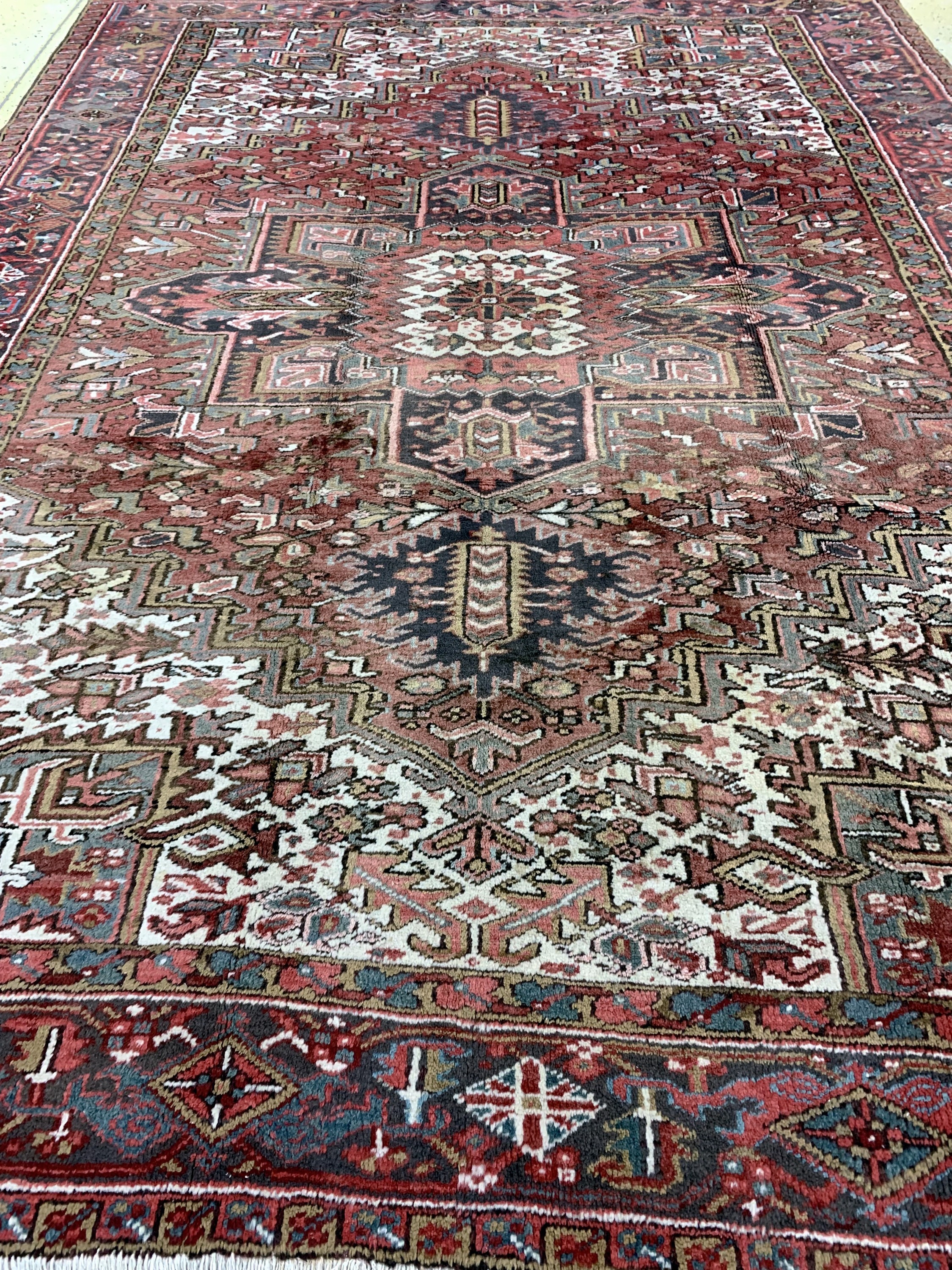 Detail f: Heriz alt, Persien, Mitte 20.Jhd, Wolle aufBaumwolle, ca. 335 x 256 cm, verblasst, EHZ: 2