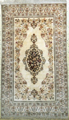 Image Ghom Seide alt, Persien, Mitte 20.Jhd, reine Naturseide, ca. 180 x 109 cm, EHZ: 2