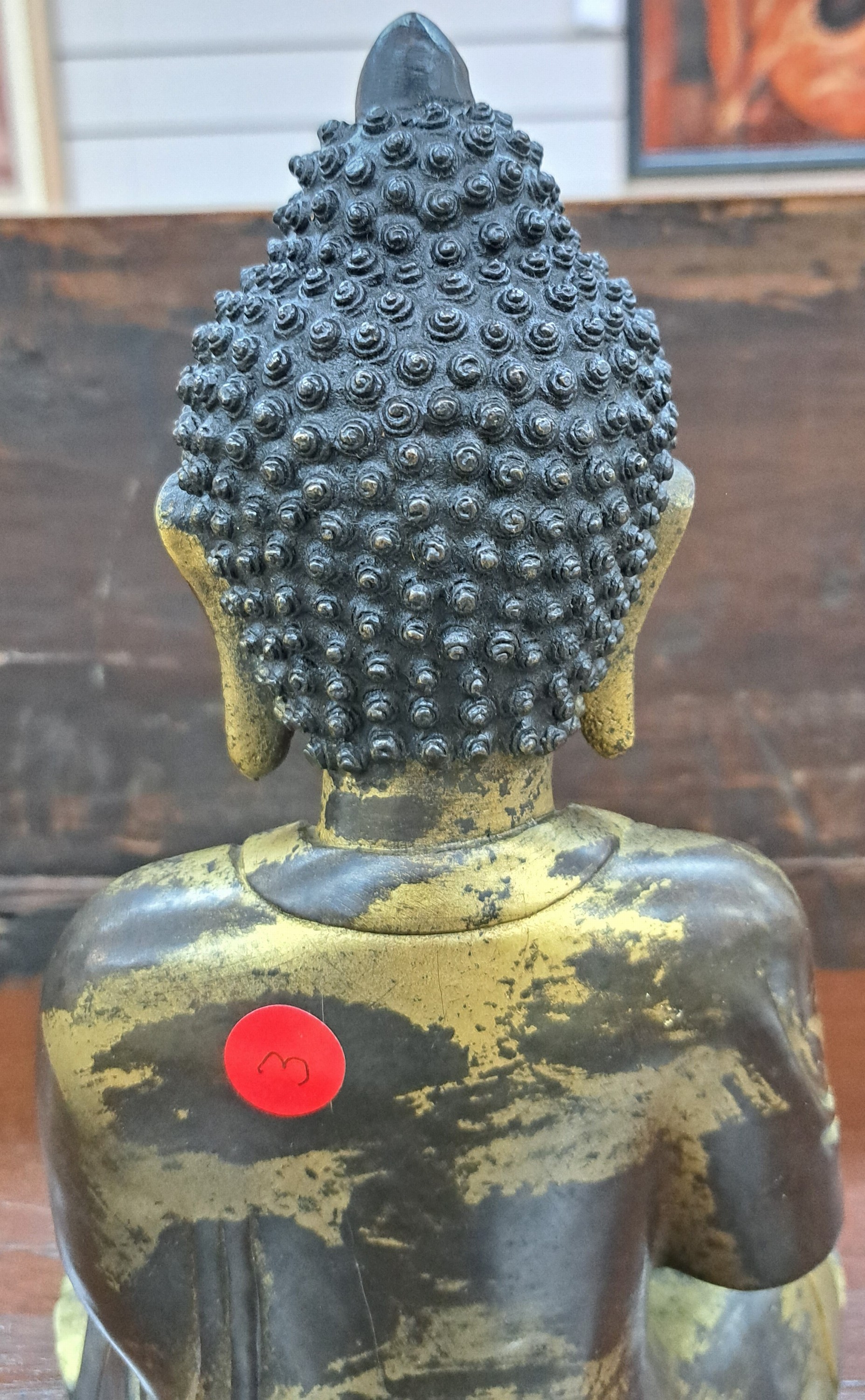 Detail d: Buddha Shakyamuni, China, 20. Jh., Kupferlegierung, Vergoldung, Rückseite mit Werkstattmarke, H.ca. 32 cm, ca. 5 kg, Mudra der Meditation u. ...
