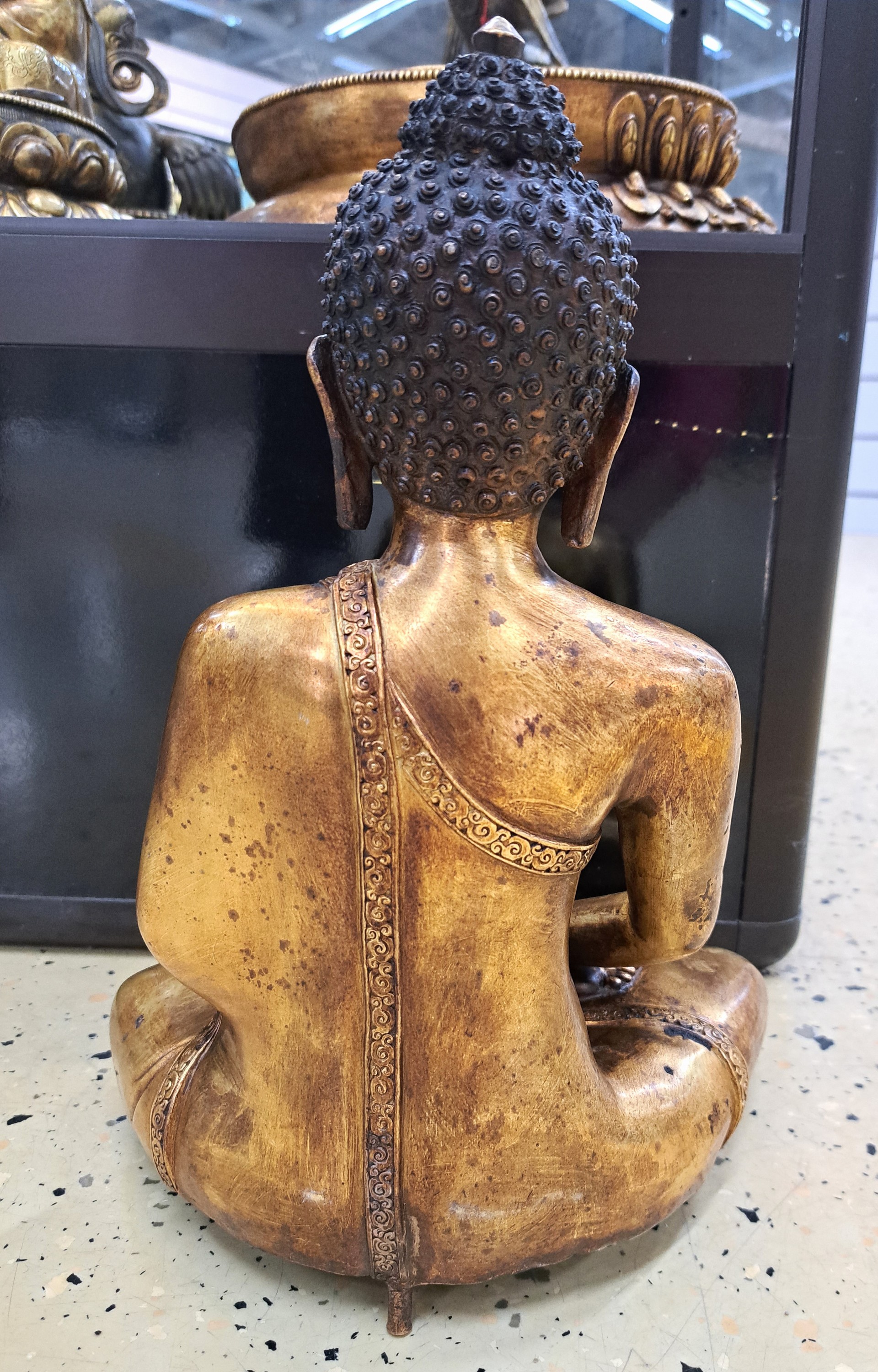 Detail f: Tathagata Amitabha - Buddha des Westlichen Paradieses, Nepal, 20.Jh., Kupferlegierung, feuervergoldet, Geste der Meditation mit Almosenschale, H. 39 ...
