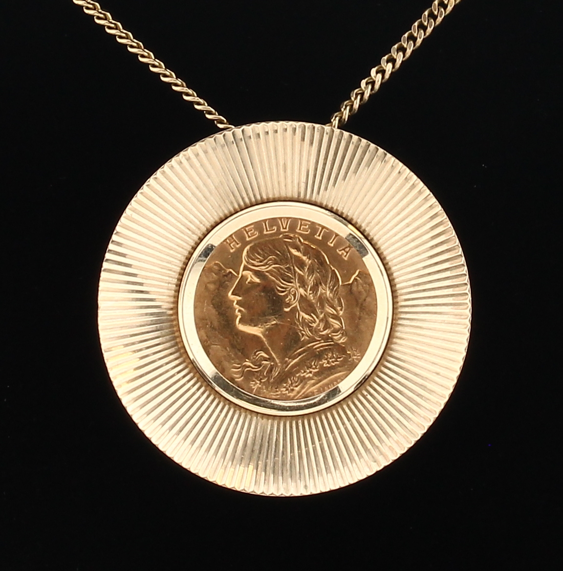 Detail a: 8 kt Gold Münz-Anhänger, GG 333/000, rund, lose gefasste Goldmünze, Vreneli, Schweiz, 1918, D. ca. 3.9 cm, an Kette, GG 333/000, L. ca. 80 cm, ...