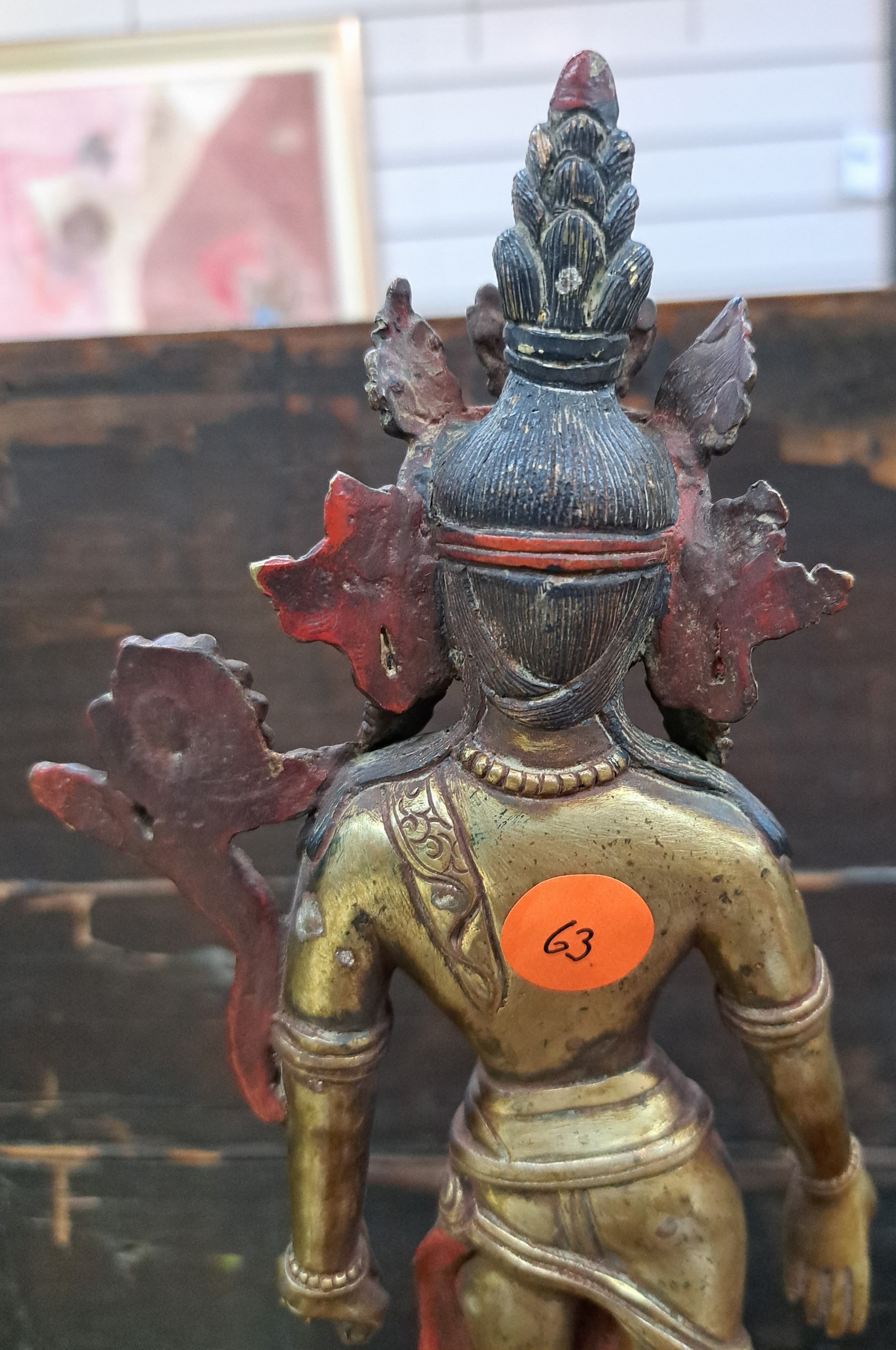 Detail f: Bodhisattva Padmapani - "Der Lotusträger", Nepal, 20. Jh., Kupferlegierung, vergoldet, ikonograpische Bemalung des Gesichtes, Steinbesatz, ...
