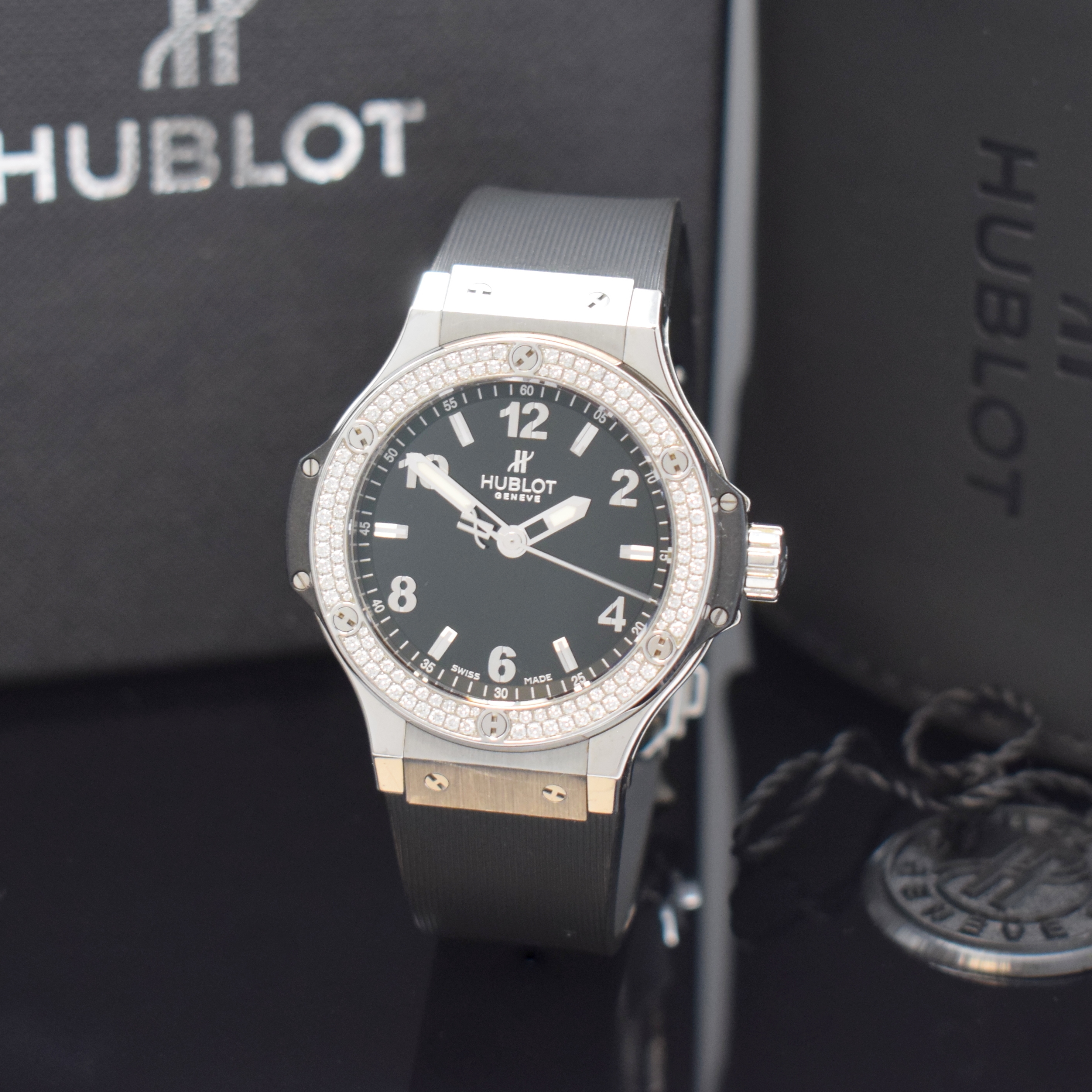 HUBLOT Big Bang Armbanduhr in Stahl mit original Diamantbesatz Referenz 361.SX.1270.RX.1104, Schweiz um 2014, quarz, Boden 6-fach verschr., quarz, ...