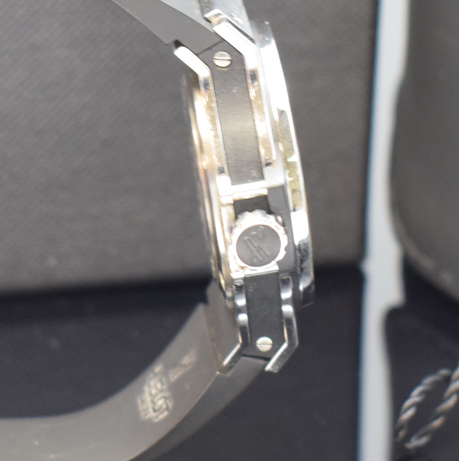 Detail c: HUBLOT Big Bang Armbanduhr in Stahl mit original Diamantbesatz Referenz 361.SX.1270.RX.1104, Schweiz um 2014, quarz, Boden 6-fach verschr., quarz, ...