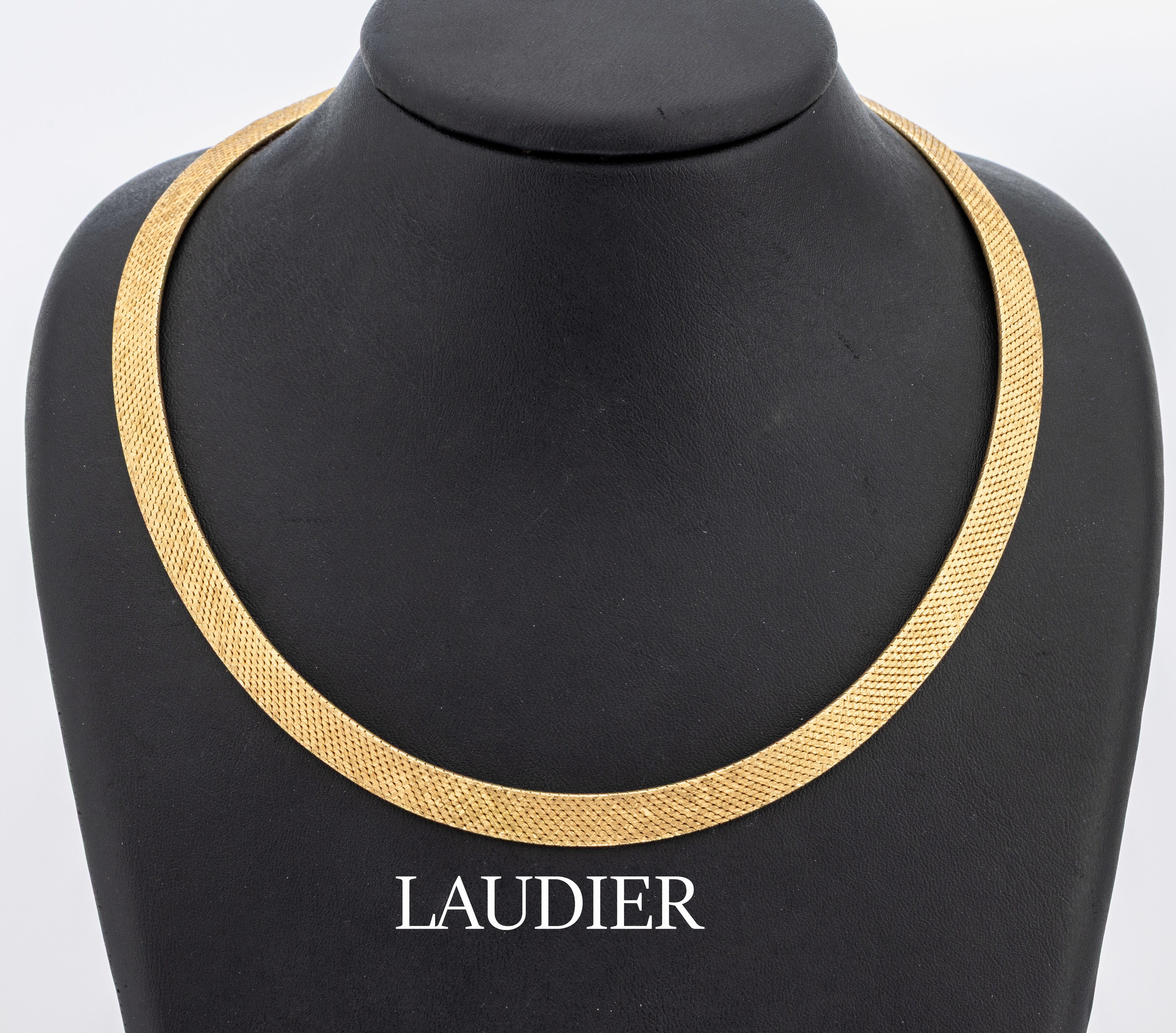 18 kt Gold Collier, GG 750/000, Meistermarke LAUDIER, total ca. 60.1 g, D ca. 13 cm, qualitätvolle Verarbeitung, Kastenschloß mit Sicherheitsacht