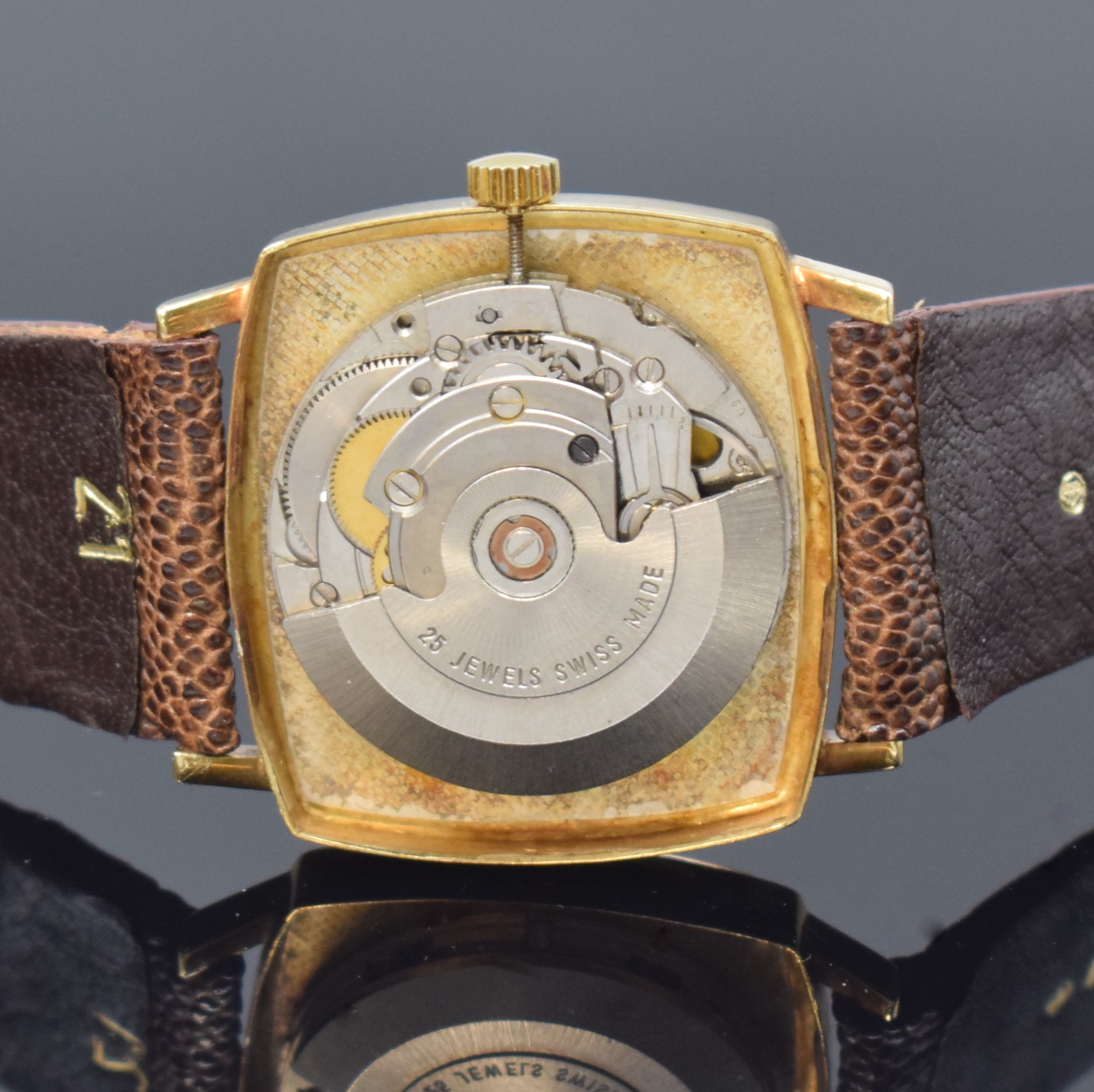 Detail d: AMARA Herrenarmbanduhr in GG 585/000, Schweiz um 1975, Automatik, Boden aufgedr., silb. Zifferbl. rest., gold. Std.-Ind., gold. Zeiger, Datum b. 3, ...