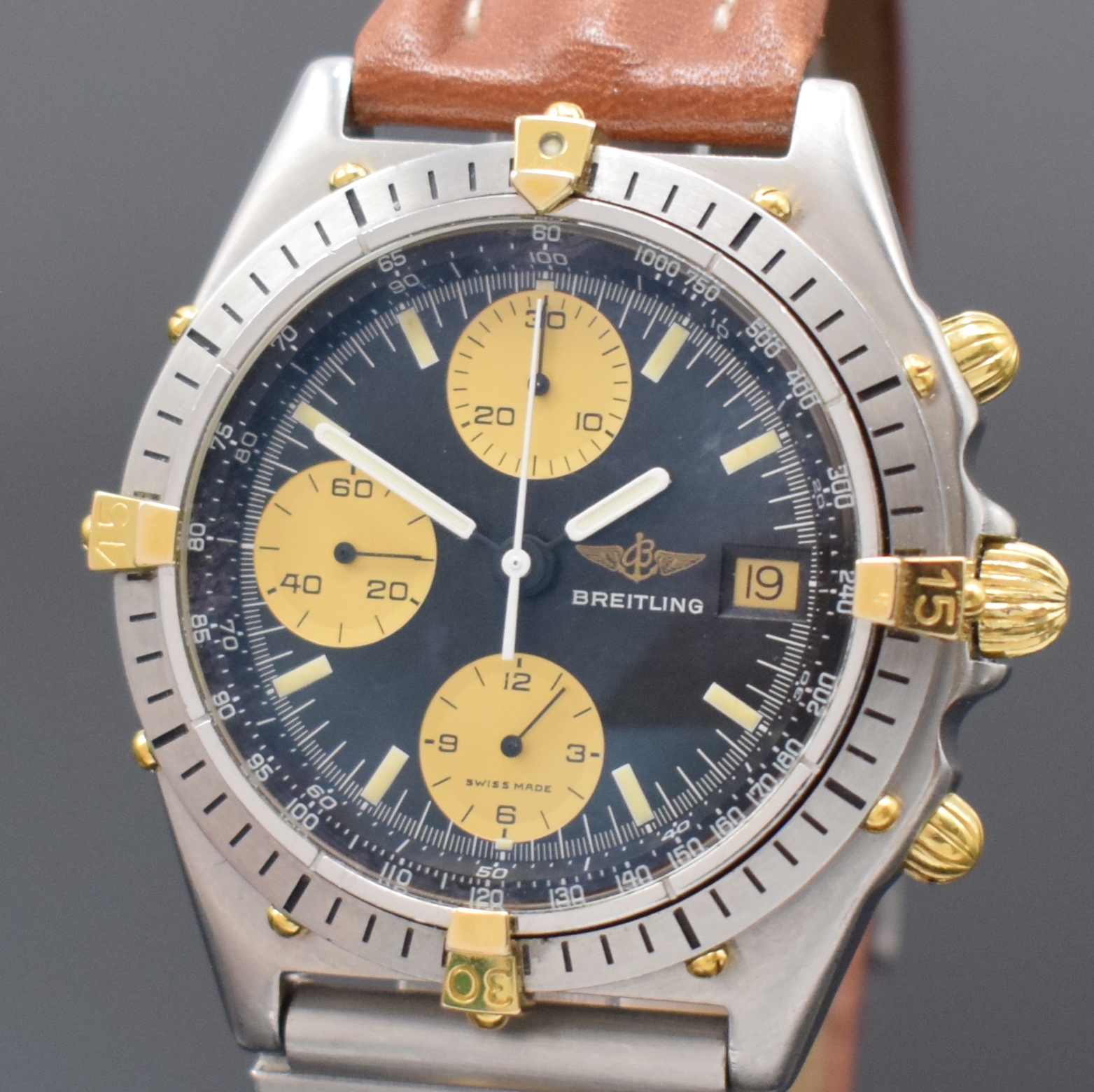 Detail a: BREITLING Chronomat Herrenarmbanduhr Referenz 81.950, Schweiz um 1990, Automatik, Gehäuse in Edelstahl/Gold komb. inkl. Breitling Lederband m. ...