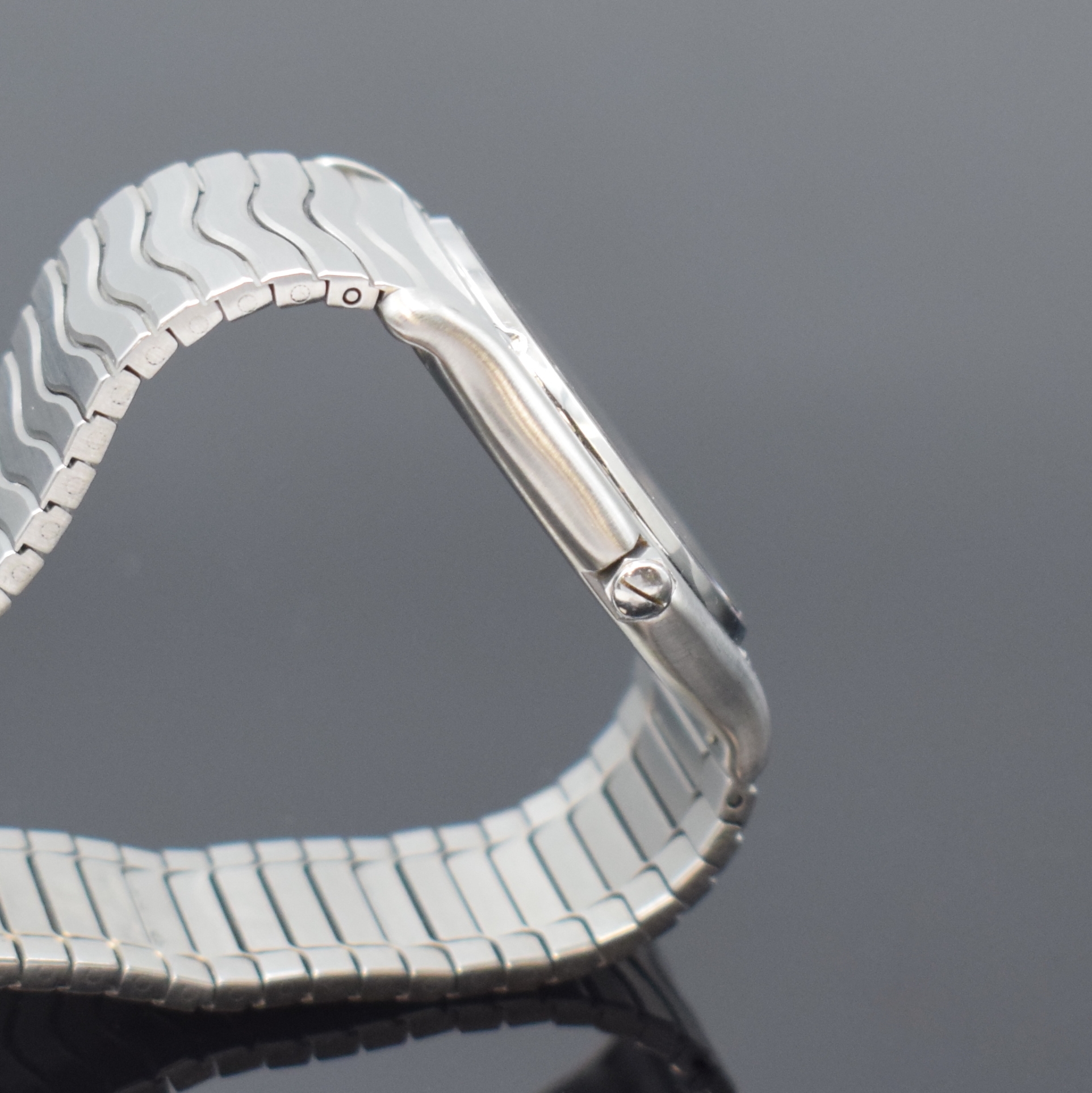 Detail c: EBEL Herrenarmbanduhr Sport Classic XL Referenz 9187151, Schweiz um 2000, quarz, Edelstahlgeh. inkl. Wellengliederband m. Faltschl., Lünette gegen ...