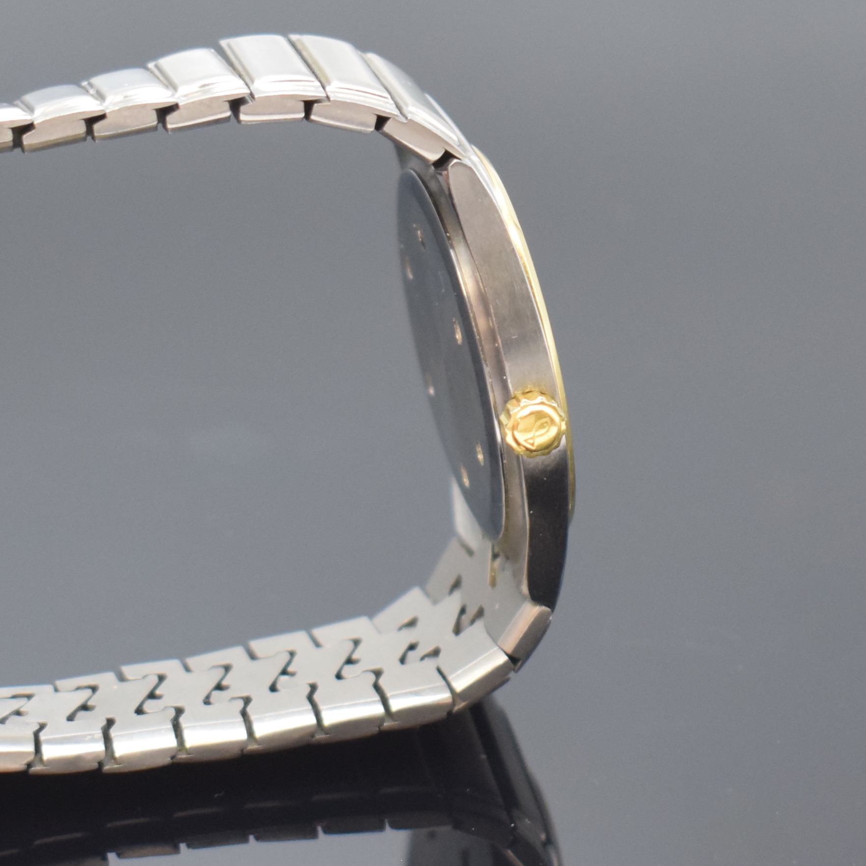 Detail c: IWC Ingenieur Armbanduhr in Stahl/Gold Referenz 3350, Schweiz um 1985, quarz, Boden u. Krone verschr., orig. Titan- Gliederband m. Faltschl., weißes ...