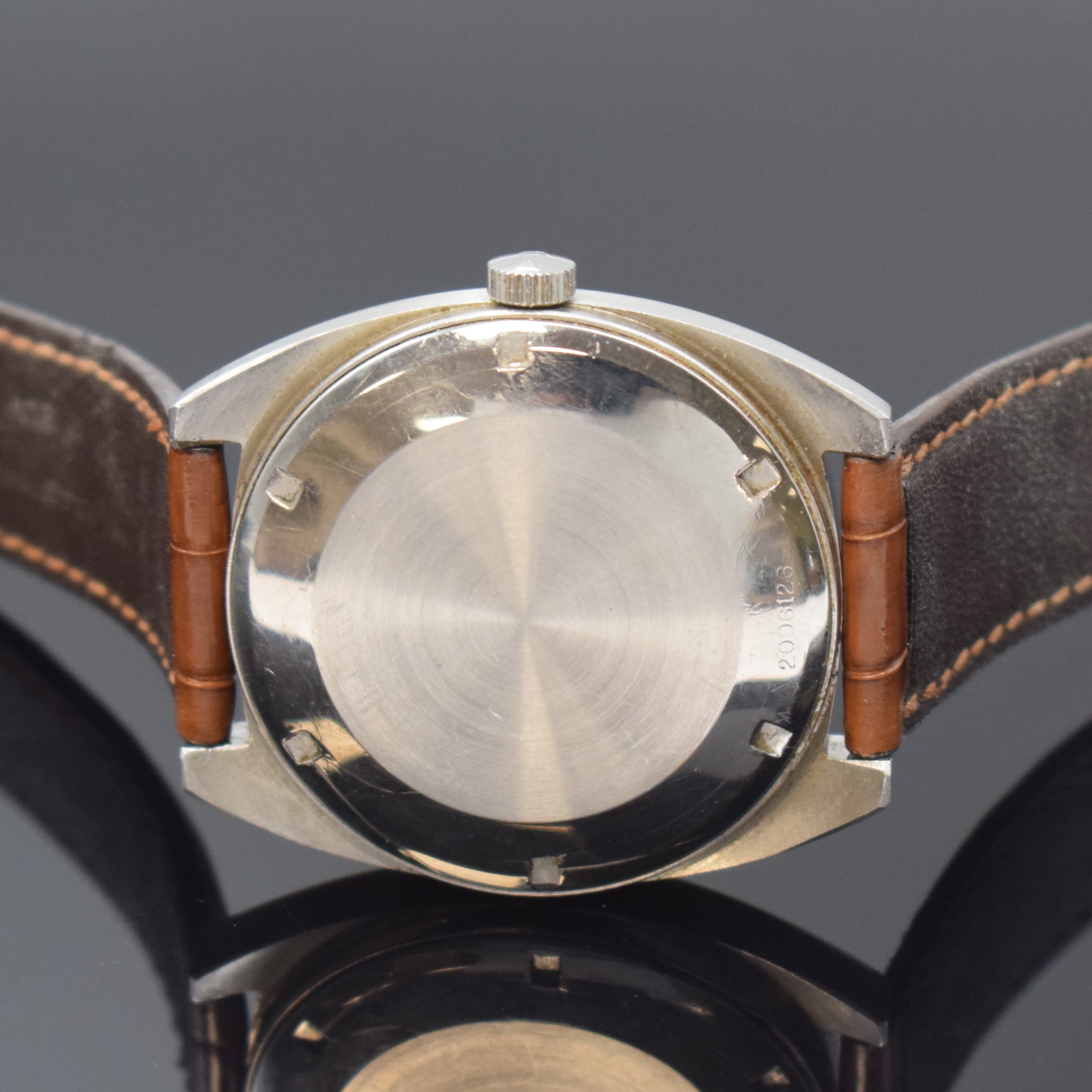 Detail c: IWC Herrenarmbanduhr in Stahl sogenannte "TV- Screen", Schweiz um 1970, Automatik, tonnenförmiges Gehäuse, Boden verschr., silb. ...