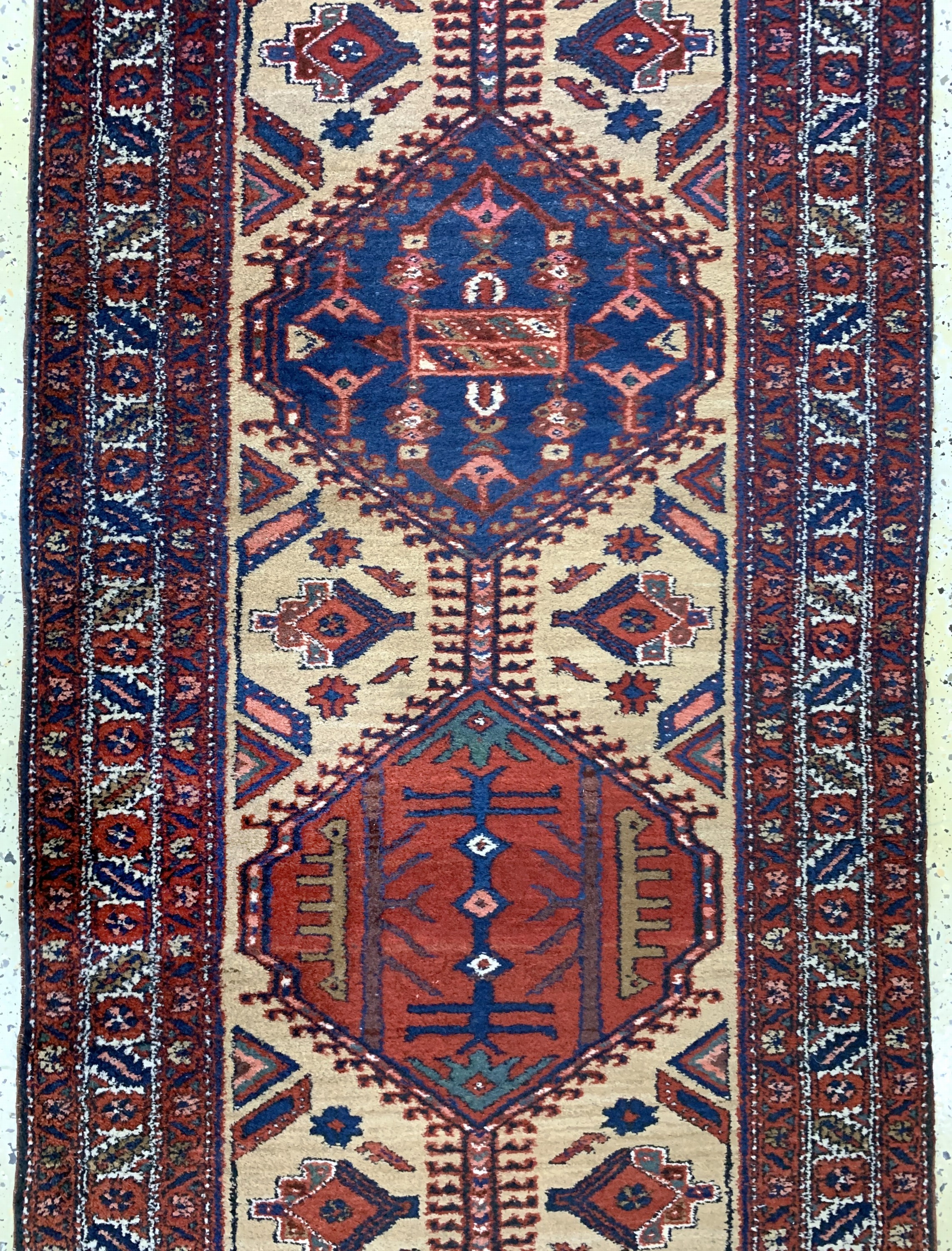 Detail b: Meschgin , Persien, Wolle auf Baumwolle, ca. 445 x 102 cm, EHZ: 2