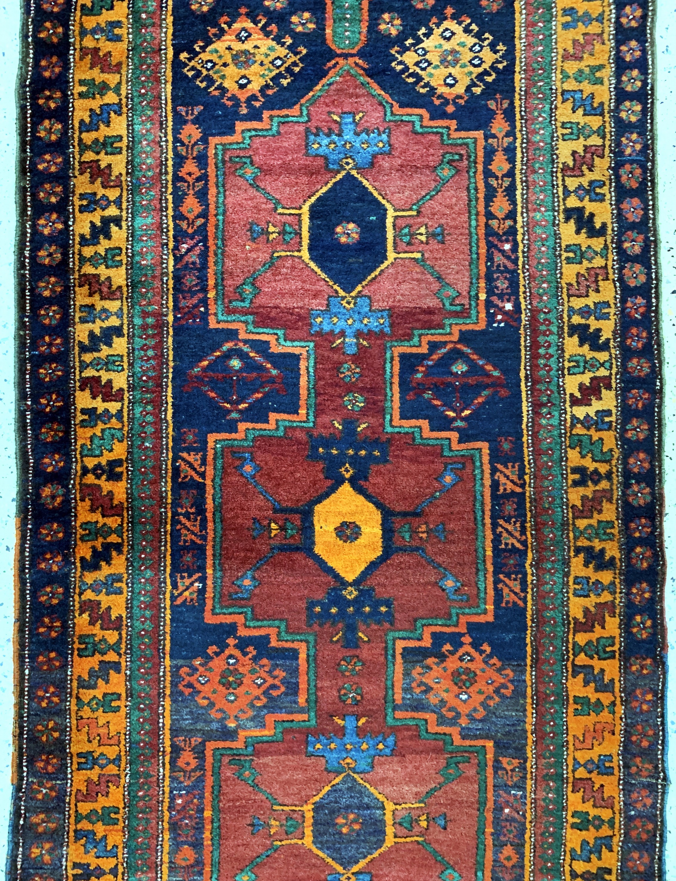 Detail b: Meschgin antik, Persien, um 1900, Wolle aufWolle, ca. 265 x 106 cm, EHZ: 2-3