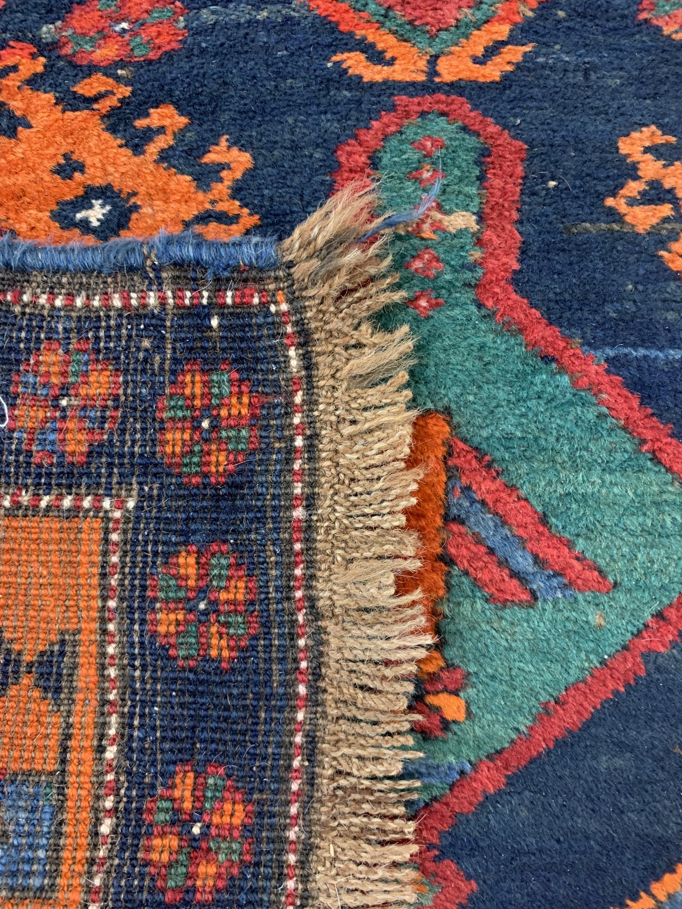 Detail e: Meschgin antik, Persien, um 1900, Wolle aufWolle, ca. 265 x 106 cm, EHZ: 2-3