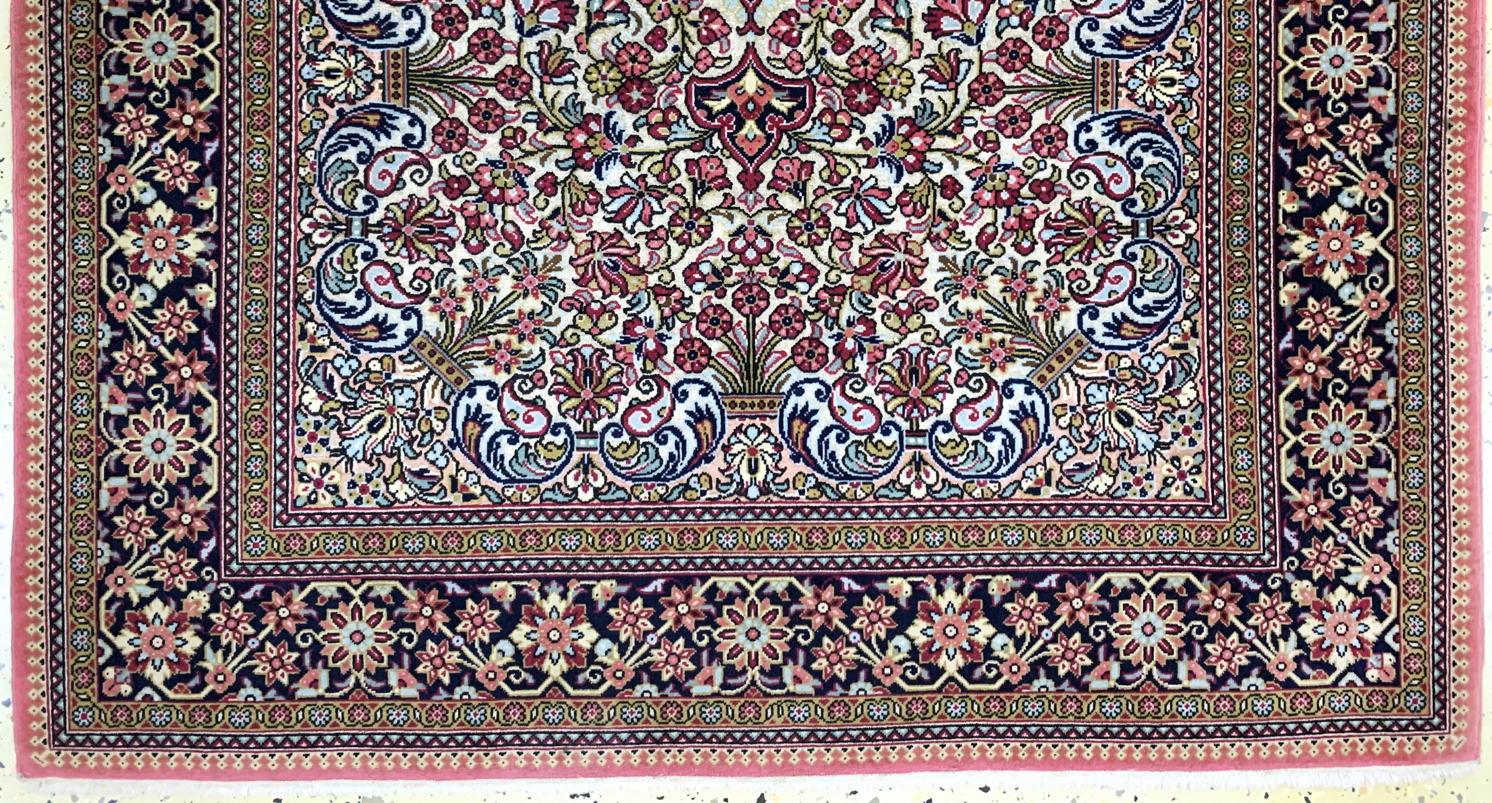Detail c: Ghom Kork fein"Seidengrund", Persien, Mitte20.Jhd, Korkwolle mit Seide, ca. 167 x 108 cm,EHZ: 2
