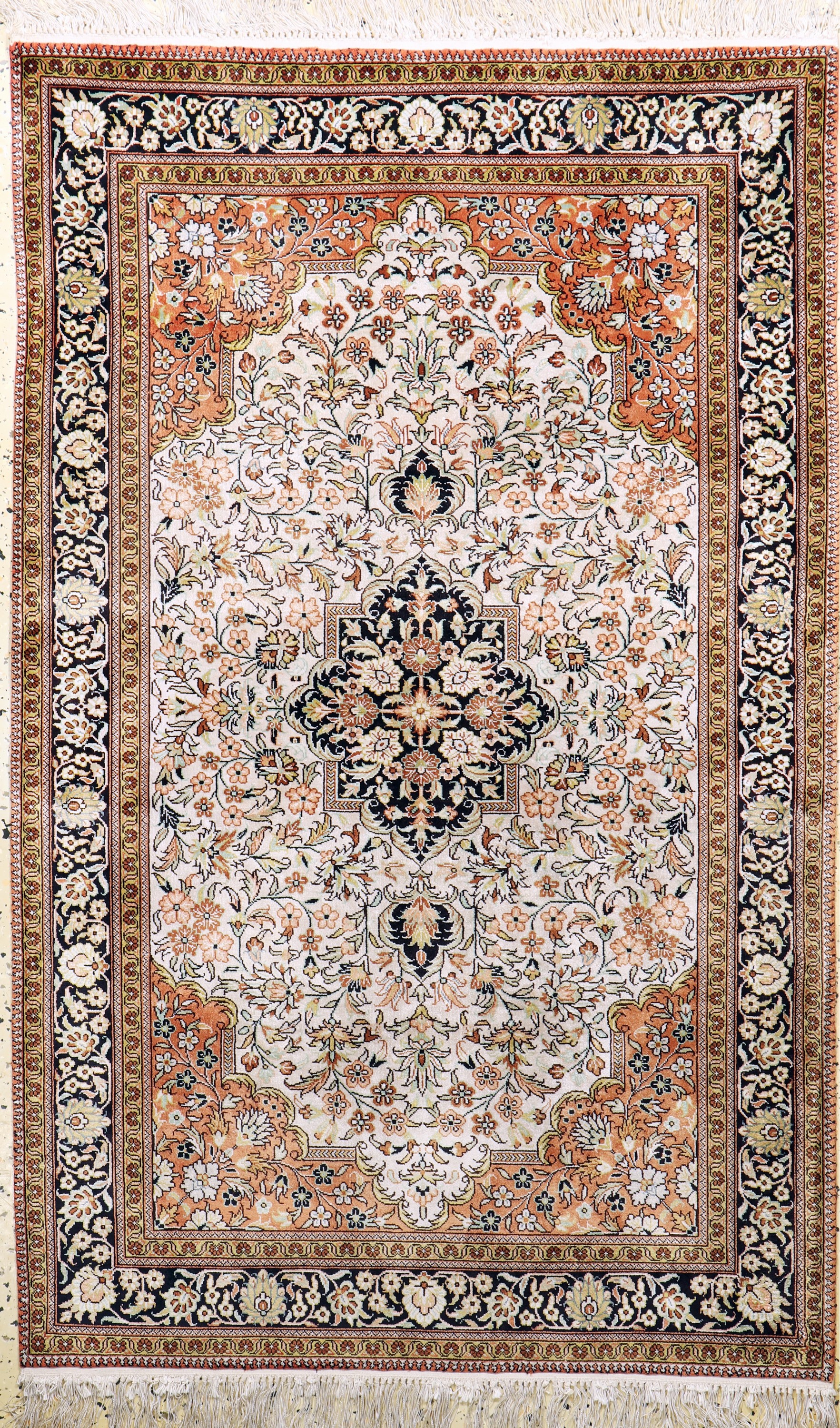 Ghom Seide, China, Ende 20.Jhd, Seide auf Baumwolle, ca. 154 x 96 cm, EHZ: 2