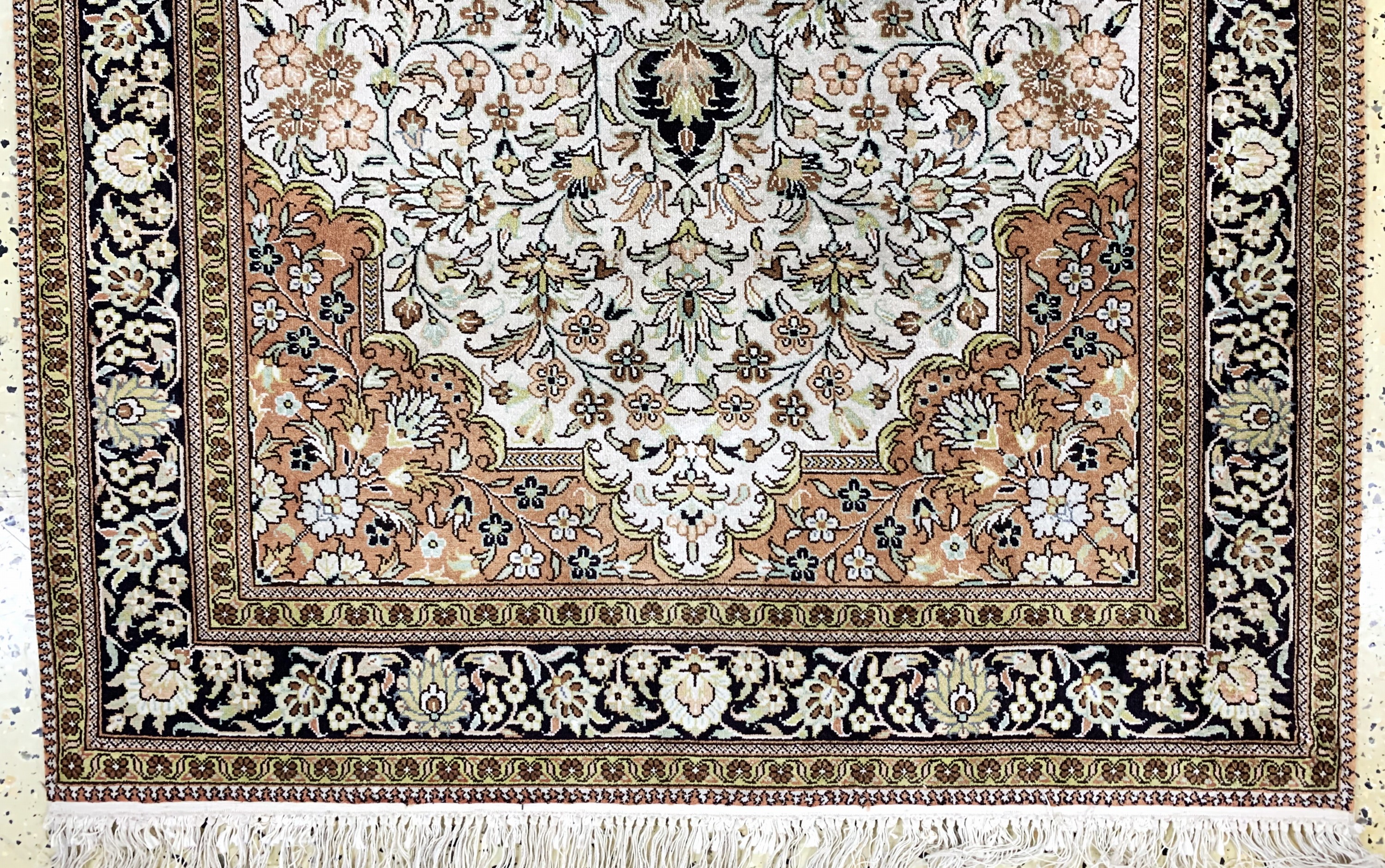 Detail c: Ghom Seide, China, Ende 20.Jhd, Seide auf Baumwolle, ca. 154 x 96 cm, EHZ: 2