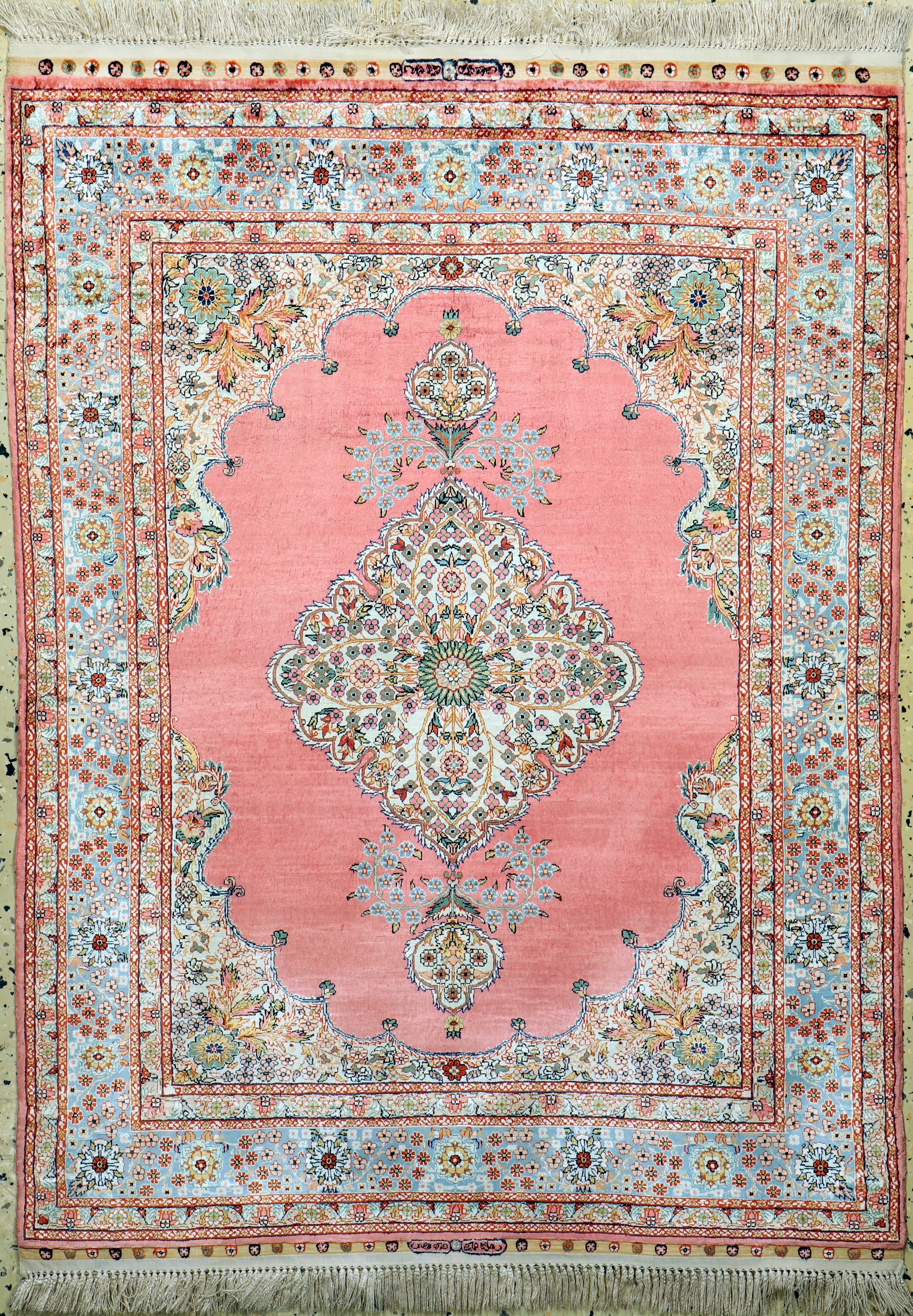 Hereke Seide fein, China, Mitte 20.Jhd, reine Naturseide, ca. 122 x 90 cm, gereinigt, EHZ: 2
