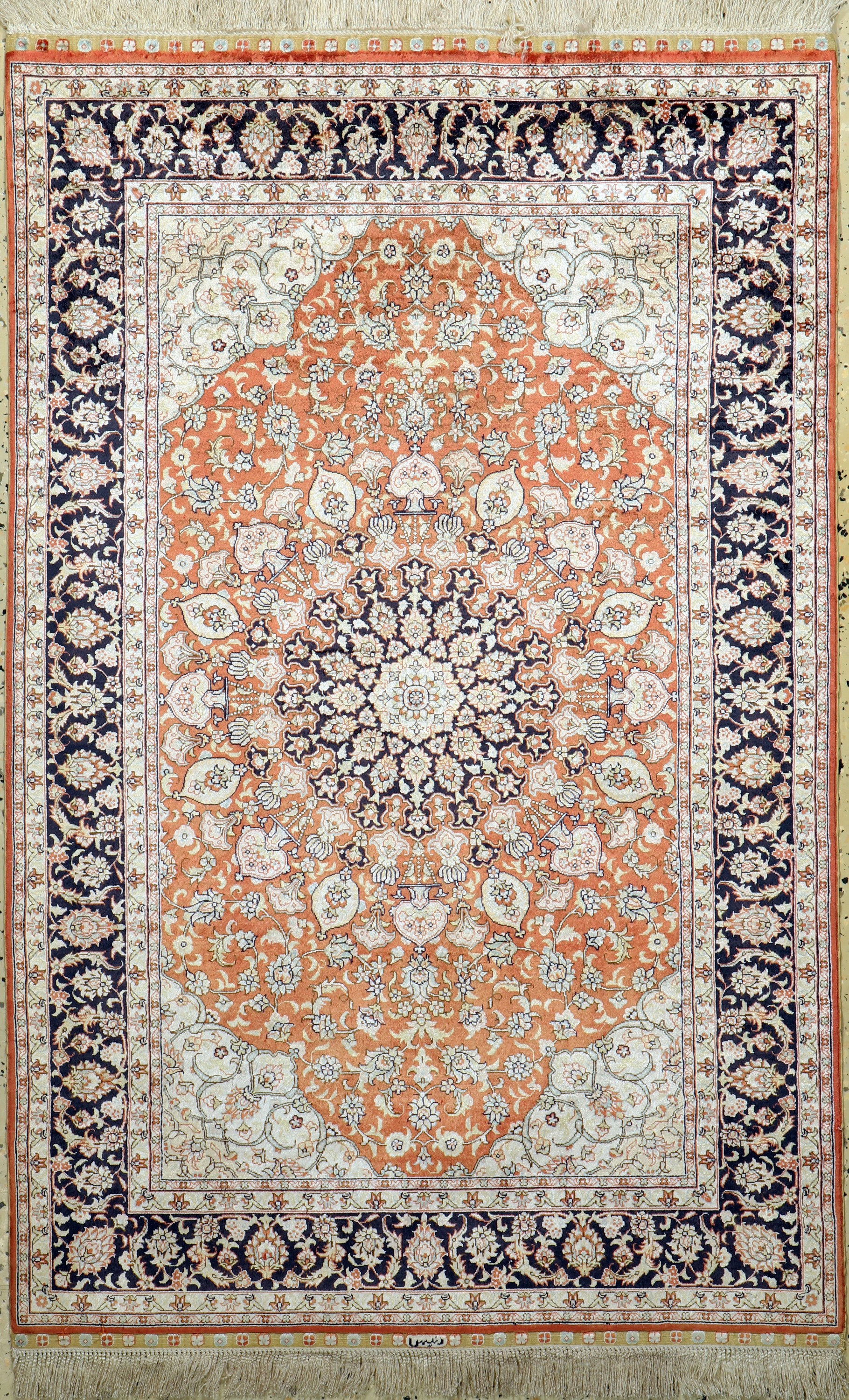 Hereke Seide fein, China, Ende 20.Jhd, reine Naturseide, ca. 122 x 79 cm, gereinigt, EHZ: 2