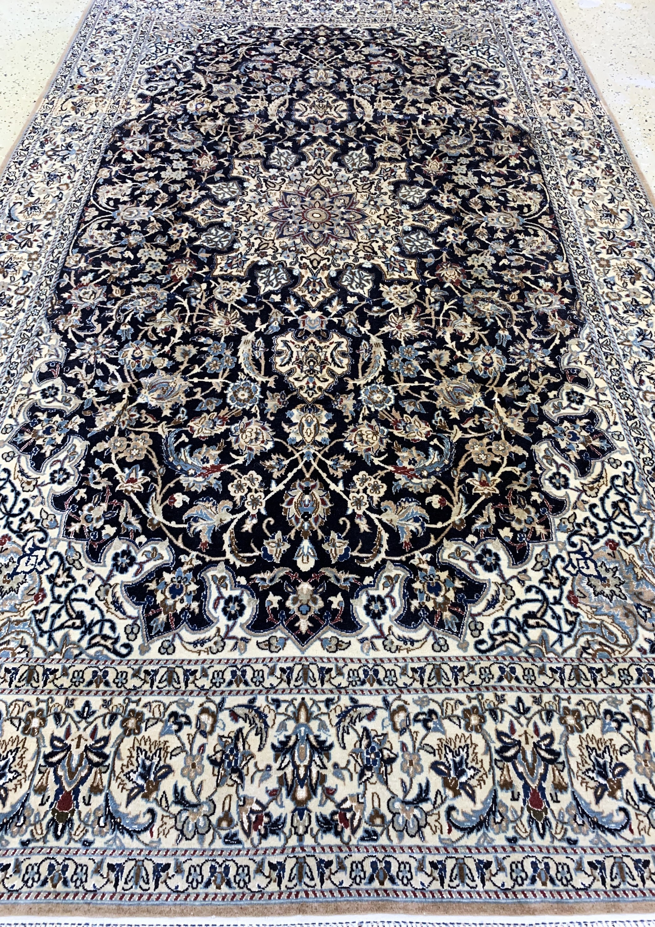 Detail f: Nain fein(9 La), Persien, Mitte 20.Jhd, Korkwolle mit Seide, ca. 300 x 174 cm, gereinigt, EHZ: 2(Abrasch)