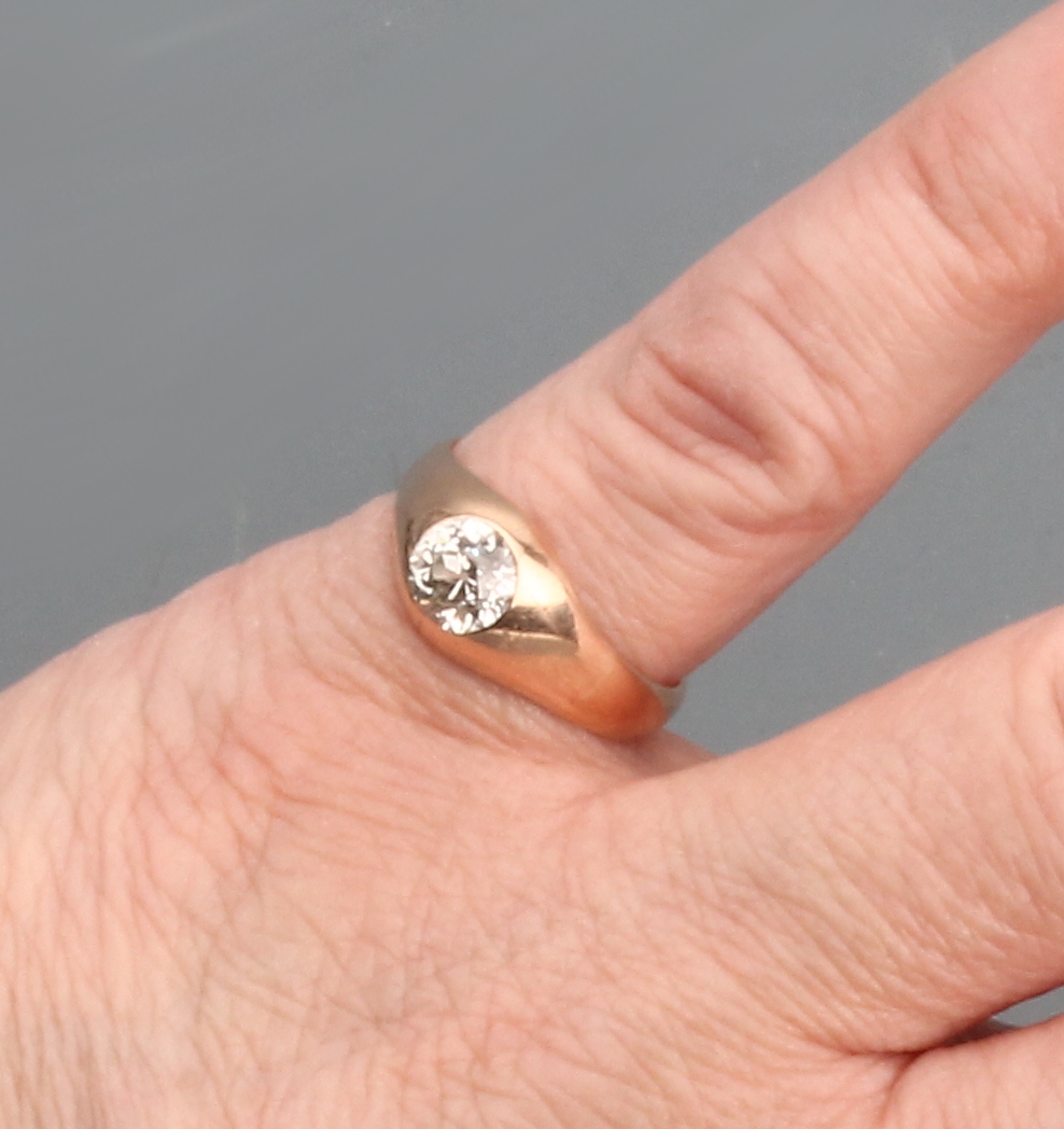 Detail c: 14 kt Gold Diamant-Ring, um 1900, GG 585/000 gepr., mittig Altschliffdiamant ca. 1.0 ct l.get.Weiß/p, RW 57, ca. 4.5 g