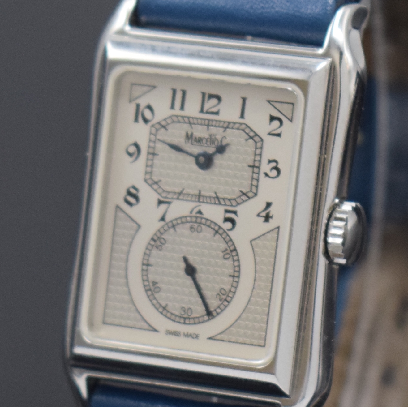 Detail b: Set 2 MARCELLO C Herrenarmbanduhren, beide Handaufzug und beidseitig vergl., Schweiz um 1995, 1 x Edelstahl, sog. Doctors-Watch m. aus der Mitte gez. ...