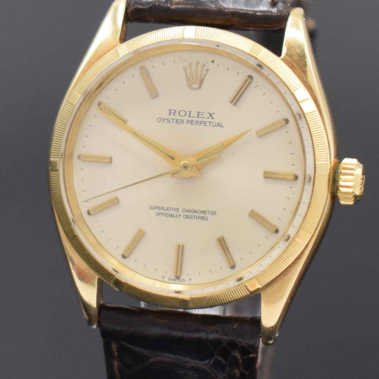 Detail a: ROLEX Armbanduhr Oyster Perpetual 34 Referenz 1003 in GG 585/000, Schweiz um 1960, Automatik, Chronometer der Superlative inkl. Lederband m. orig. ...