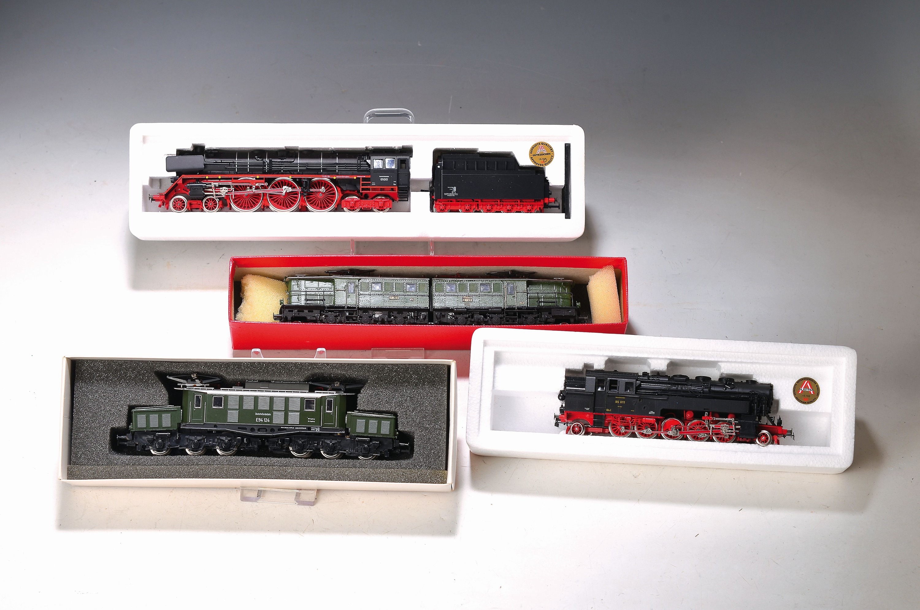 Konvolut Modelleisenbahnen, Spur H0, Liliput, ROCO, Fleischmann u.a., Liliput: 4501, 5213, 9500, 10515 und 11910; ROCO: 4191B, 4148B, 4129B, 4139S ...