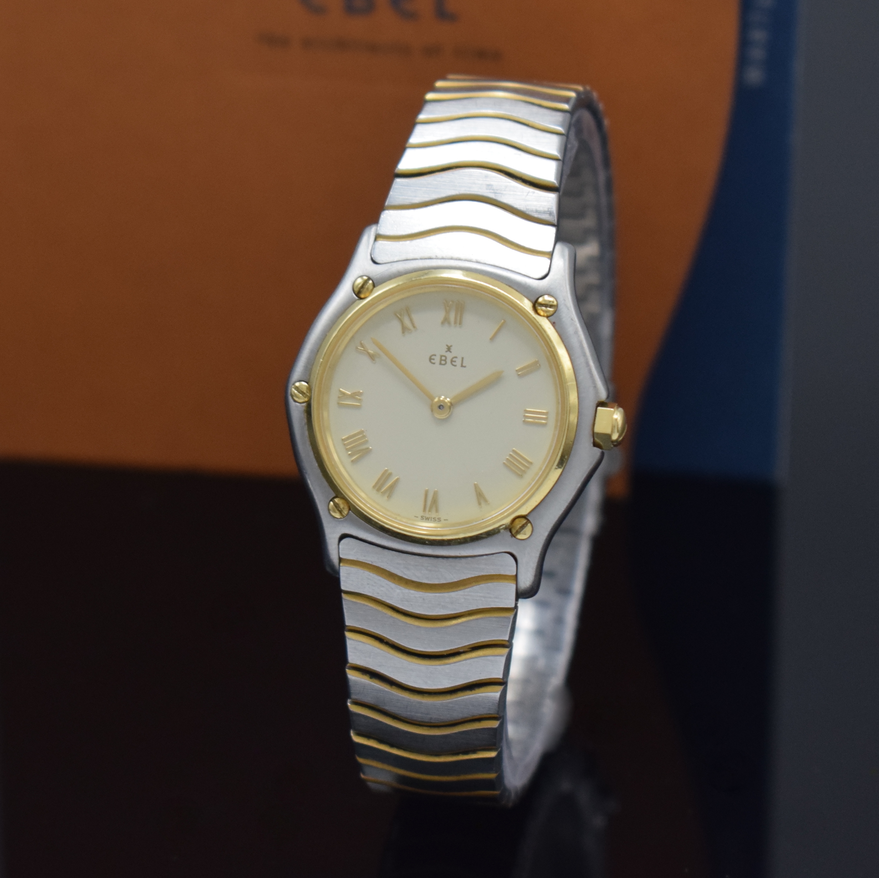 EBEL Classic Wave Damenarmbanduhr Referenz 181908, Schweiz verk. lt. beil. Garantiekarte 10/1990, quarz, Edelstahl/Gold komb. inkl. Wellengliederband ...