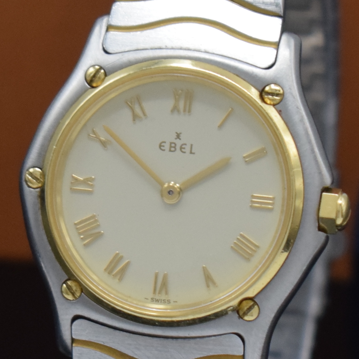 Detail a: EBEL Classic Wave Damenarmbanduhr Referenz 181908, Schweiz verk. lt. beil. Garantiekarte 10/1990, quarz, Edelstahl/Gold komb. inkl. Wellengliederband ...