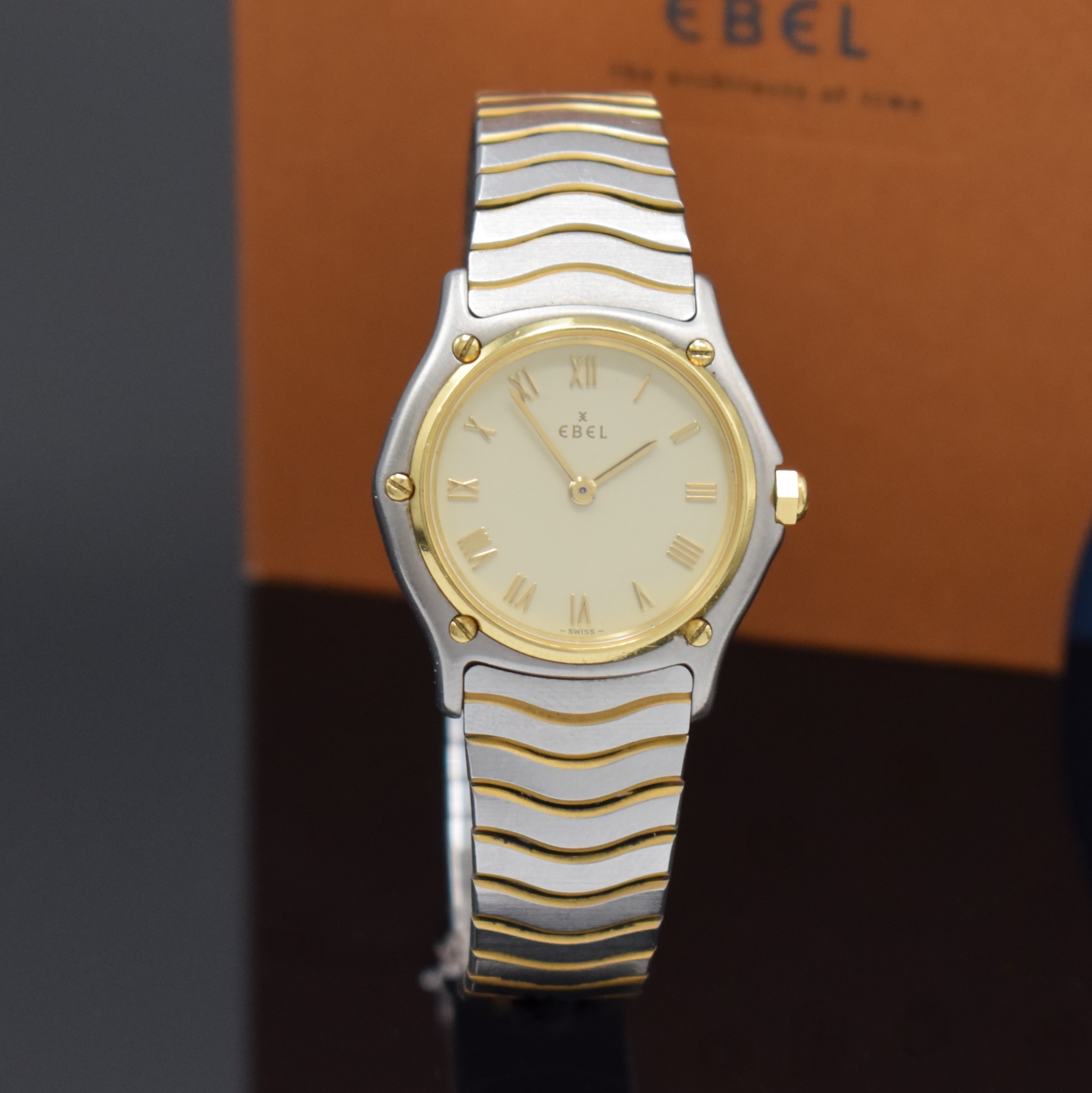 Detail b: EBEL Classic Wave Damenarmbanduhr Referenz 181908, Schweiz verk. lt. beil. Garantiekarte 10/1990, quarz, Edelstahl/Gold komb. inkl. Wellengliederband ...