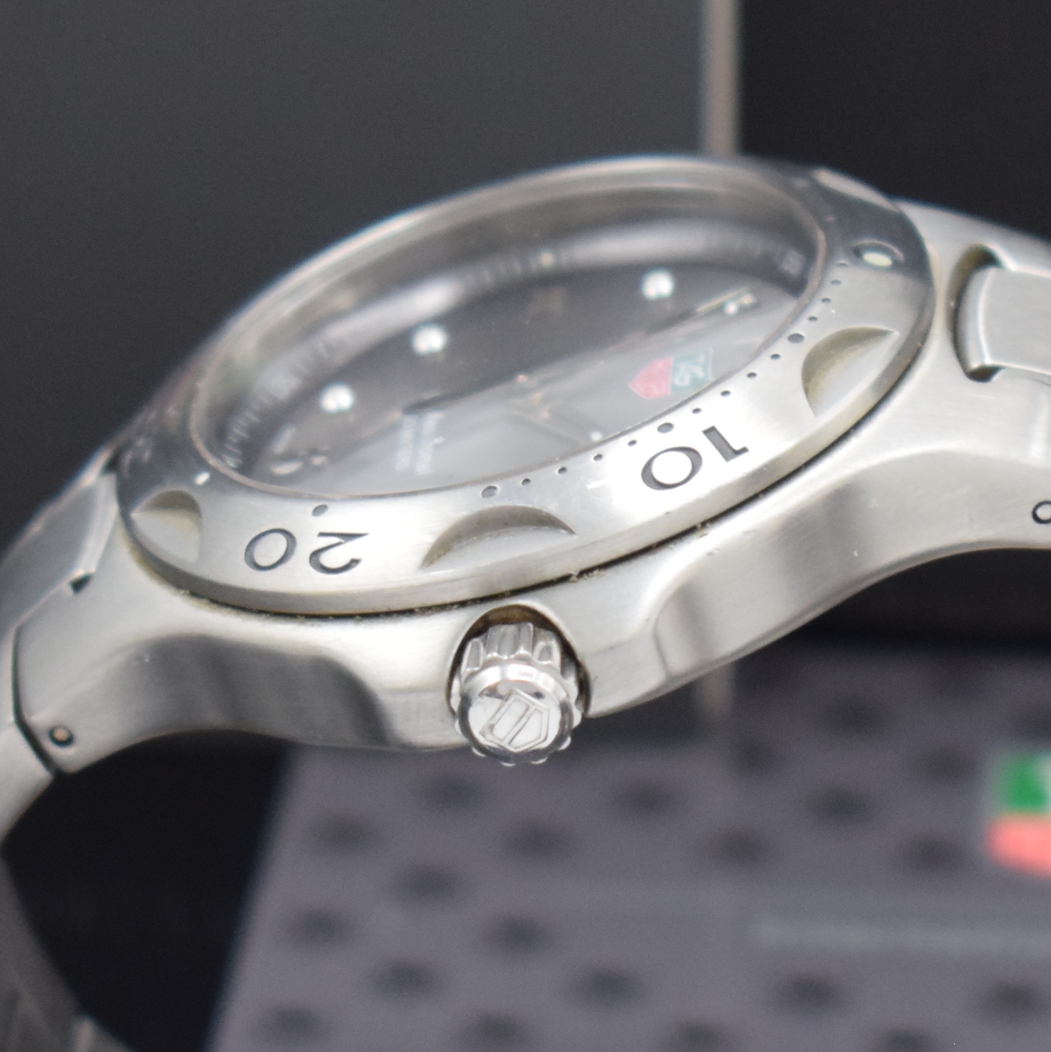 Detail e: TAG HEUER Armbanduhr Serie Kirium Referenz WL1011, quarz, Edelstahlgeh. inkl. Gliederband m. Faltschl., Boden und Krone verschr., ab Herst. wasserd., ...