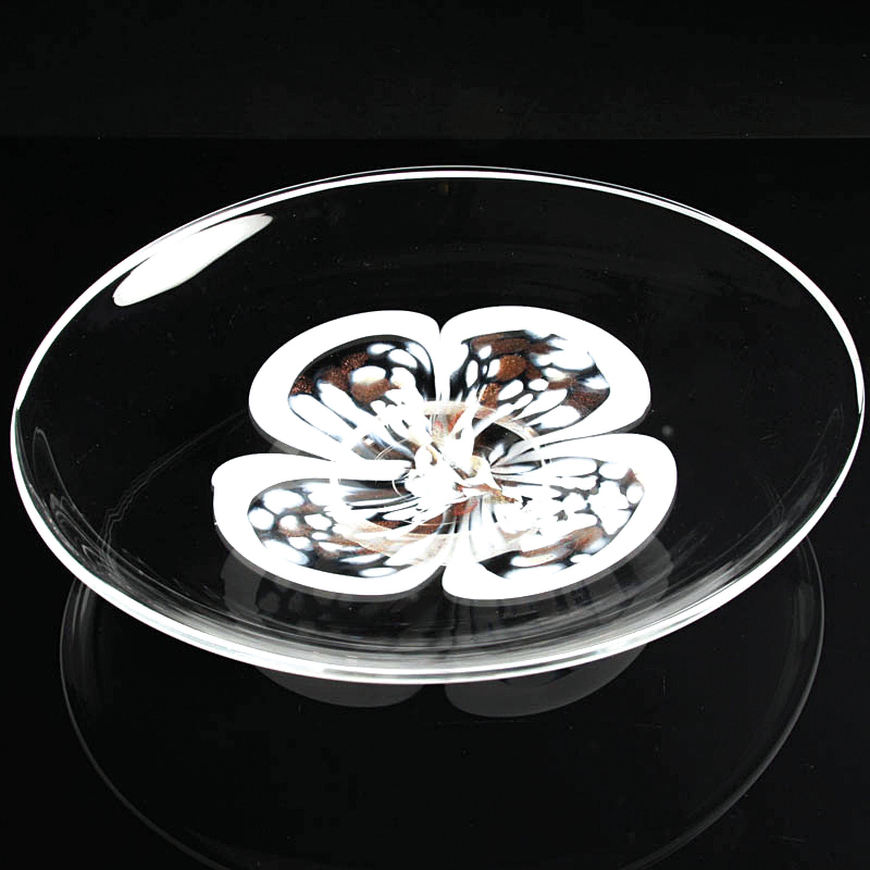 Detail f: Zwei Glaszierplatten und eine Schüssel, Cenedese, Murano, farbloses Glas, farbige Einschmelzungen, A macchie, D. 30 / 32 / 25 cm