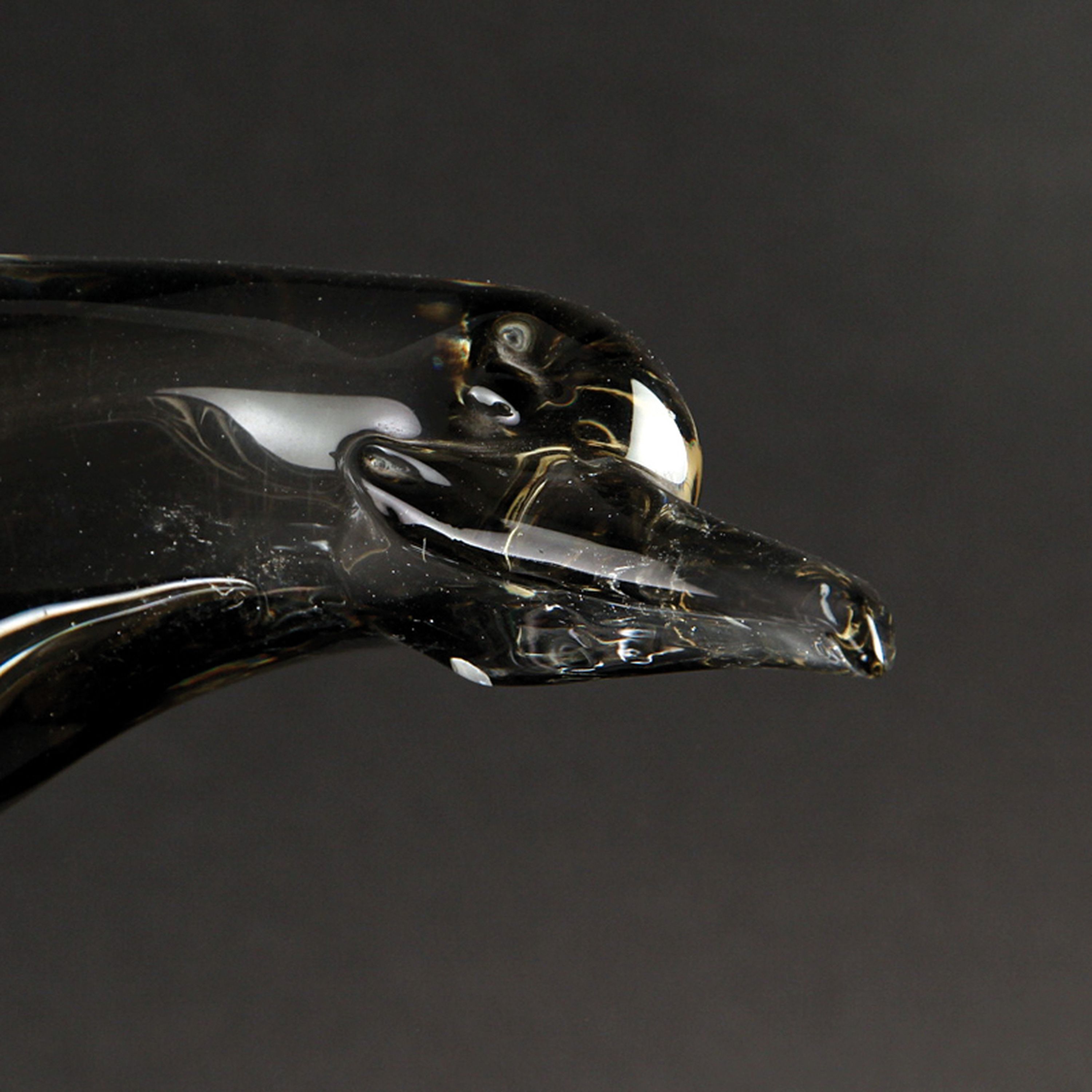 Detail f: Glasskulptur Möwe, Alfredo Barbini, Murano, grün und blau getöntes Glas, schwere Qualität,am Boden signiert, H. 40 cm