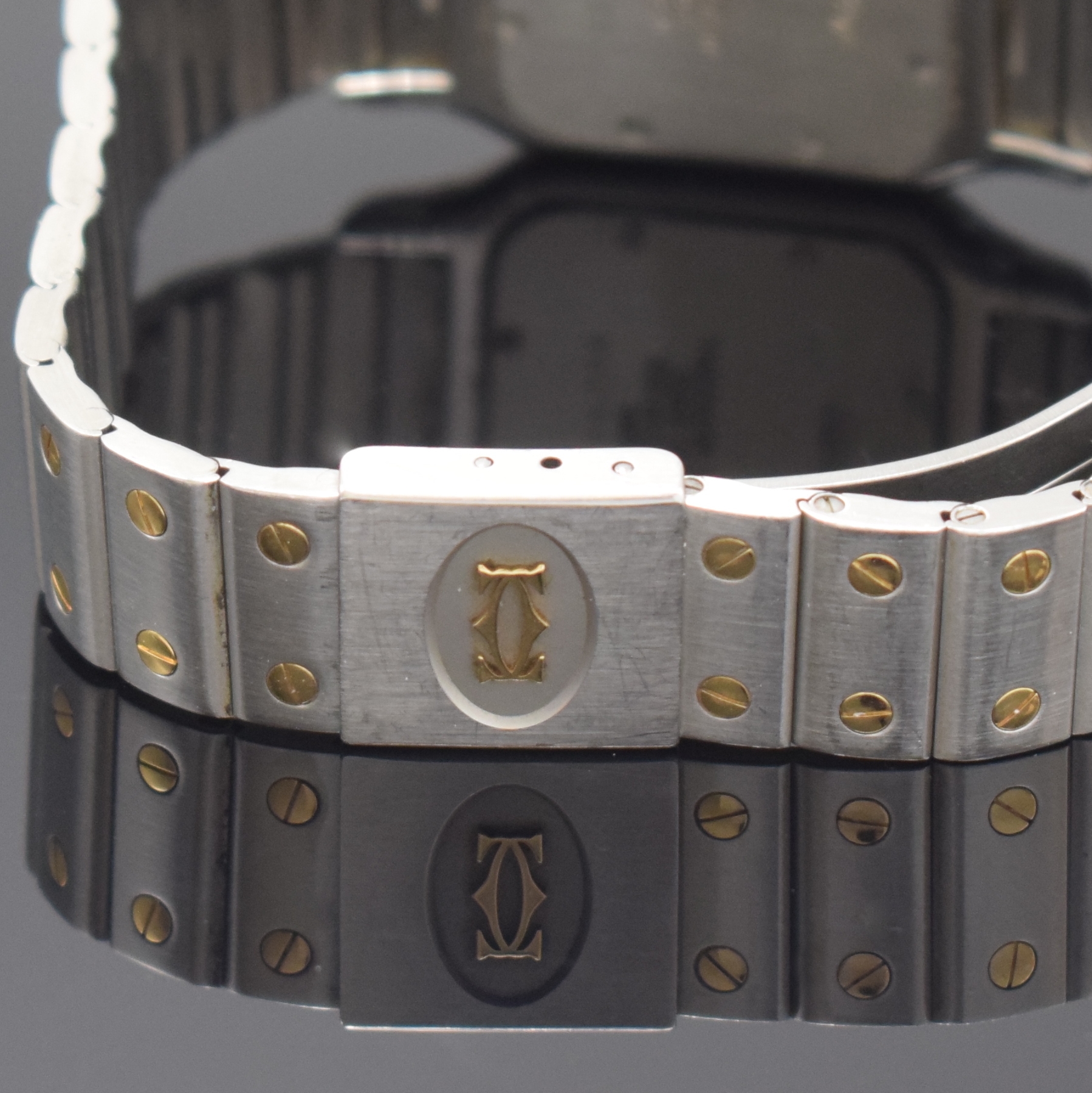 Detail d: CARTIER Armbanduhr Santos Galbée Referenz 1566, Schweiz um 1995, Edelstahl/Gold kombiniert inkl. Gliederband m. Faltschl., quarz, Boden 8-fach ...