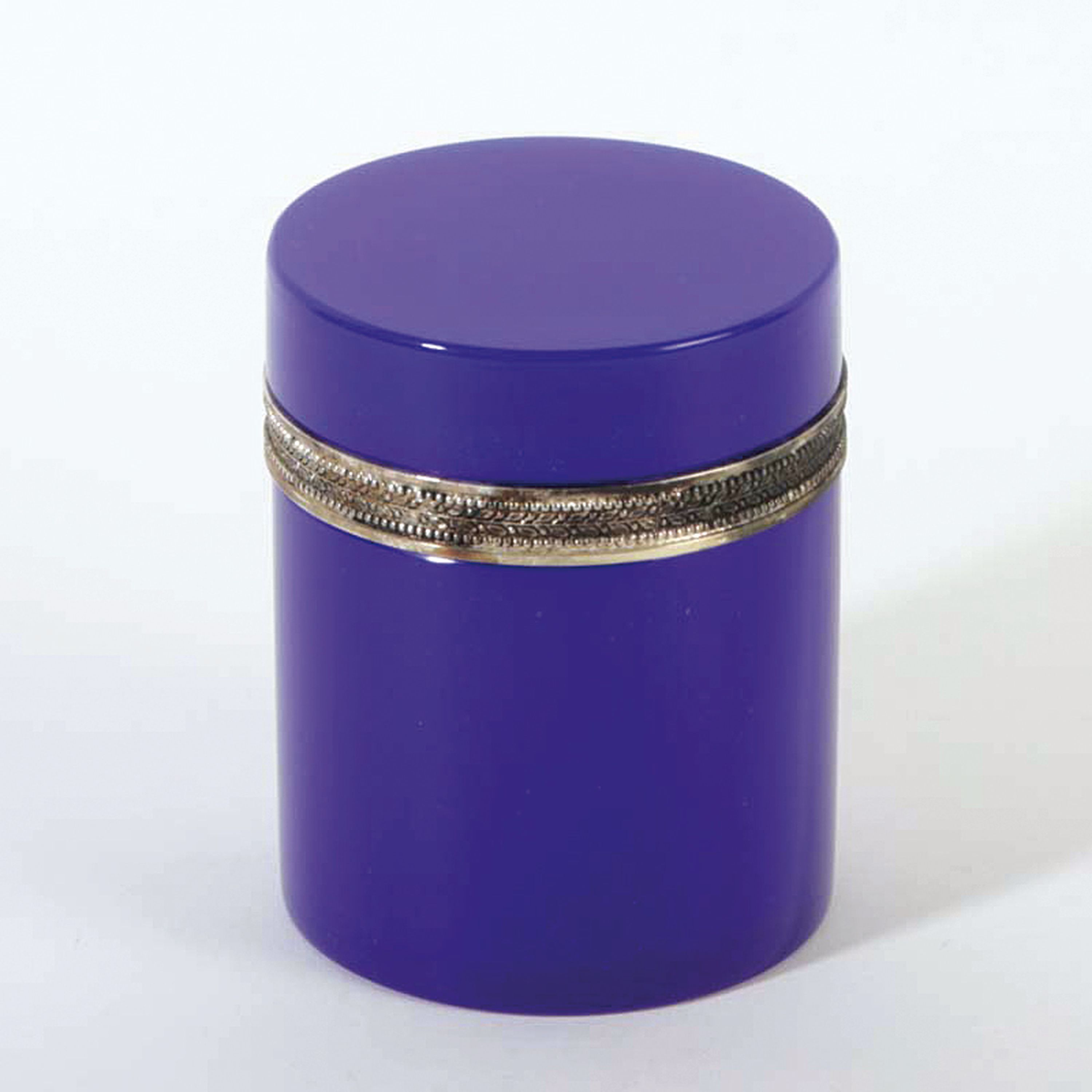 4 Opalglasdosen des Art Deco, Frankreich, 1. Hälfte 20.Jh., dunkelblaue zylinderförmige Dose H. 12 cm; truhenförmige Dose in transluzidem Blau H. ...
