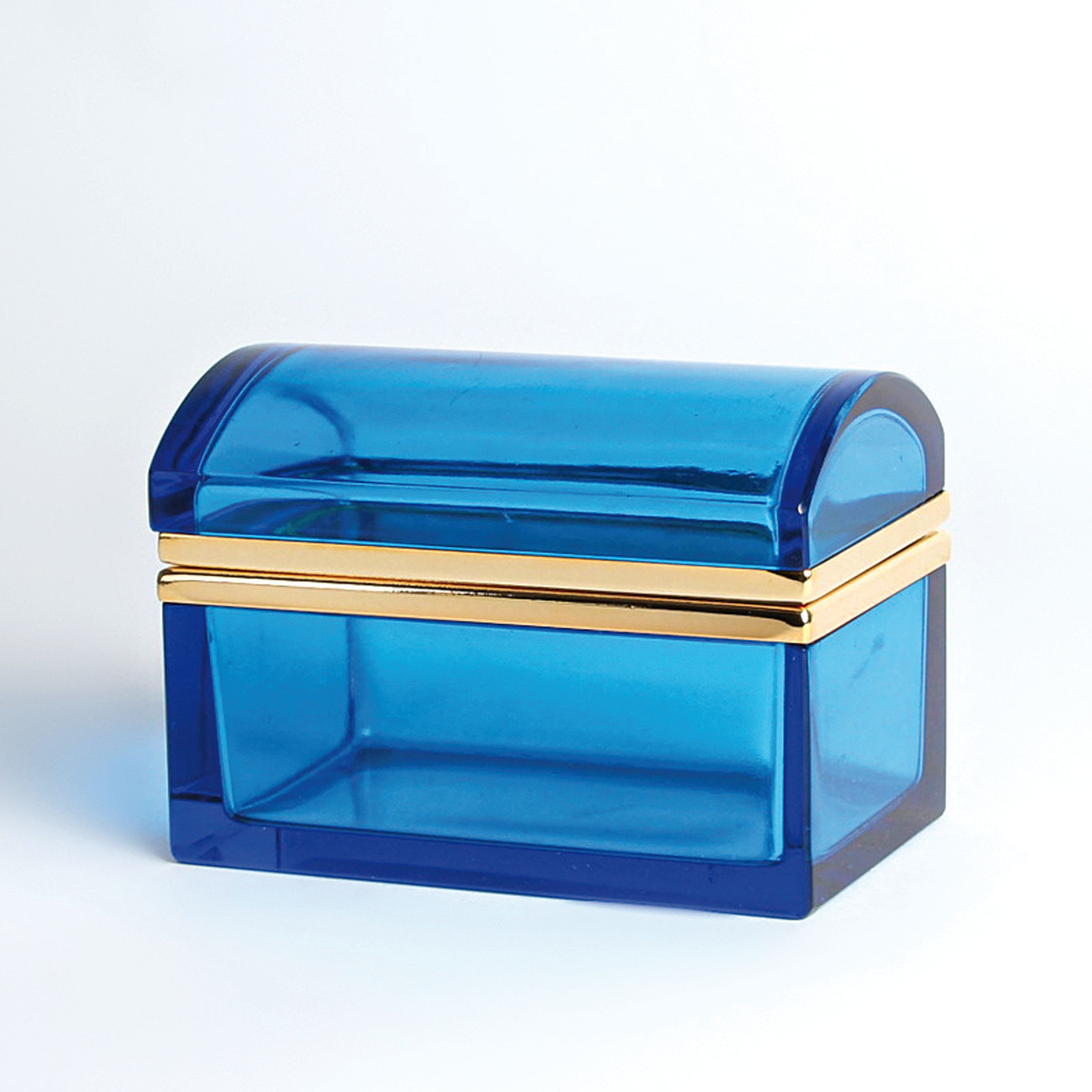 Detail c: 4 Opalglasdosen des Art Deco, Frankreich, 1. Hälfte 20.Jh., dunkelblaue zylinderförmige Dose H. 12 cm; truhenförmige Dose in transluzidem Blau H. ...