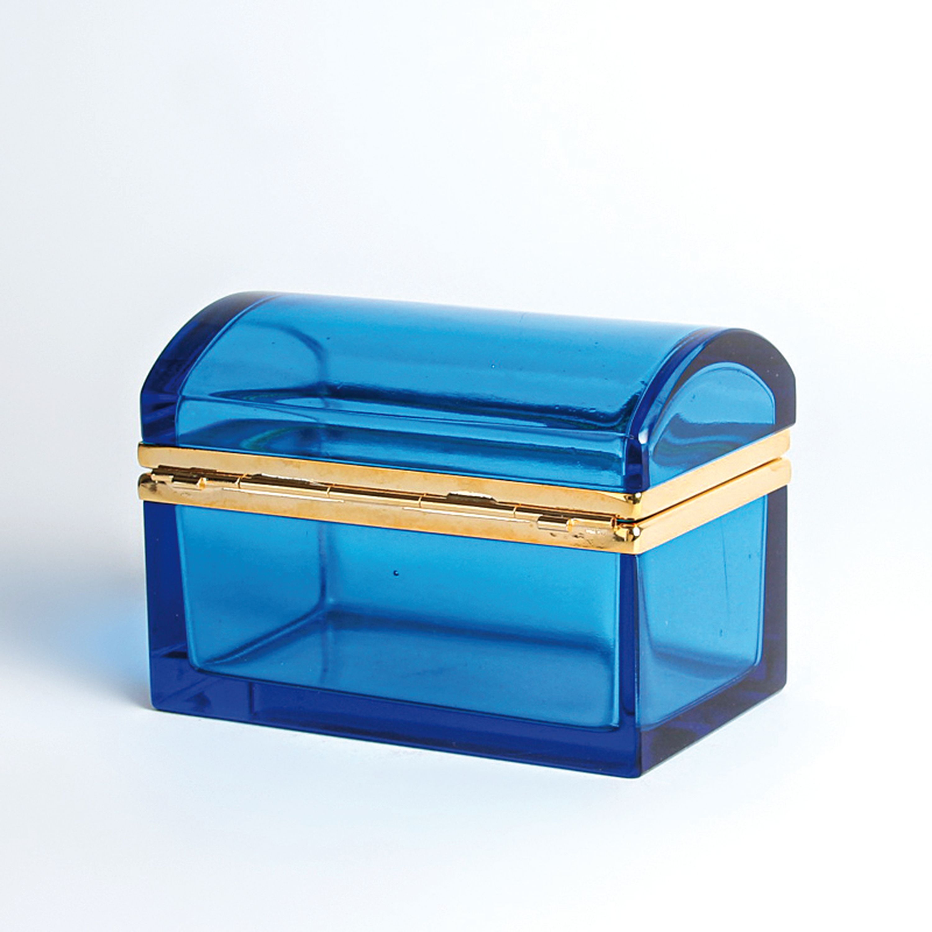 Detail t: 4 Opalglasdosen des Art Deco, Frankreich, 1. Hälfte 20.Jh., dunkelblaue zylinderförmige Dose H. 12 cm; truhenförmige Dose in transluzidem Blau H. ...