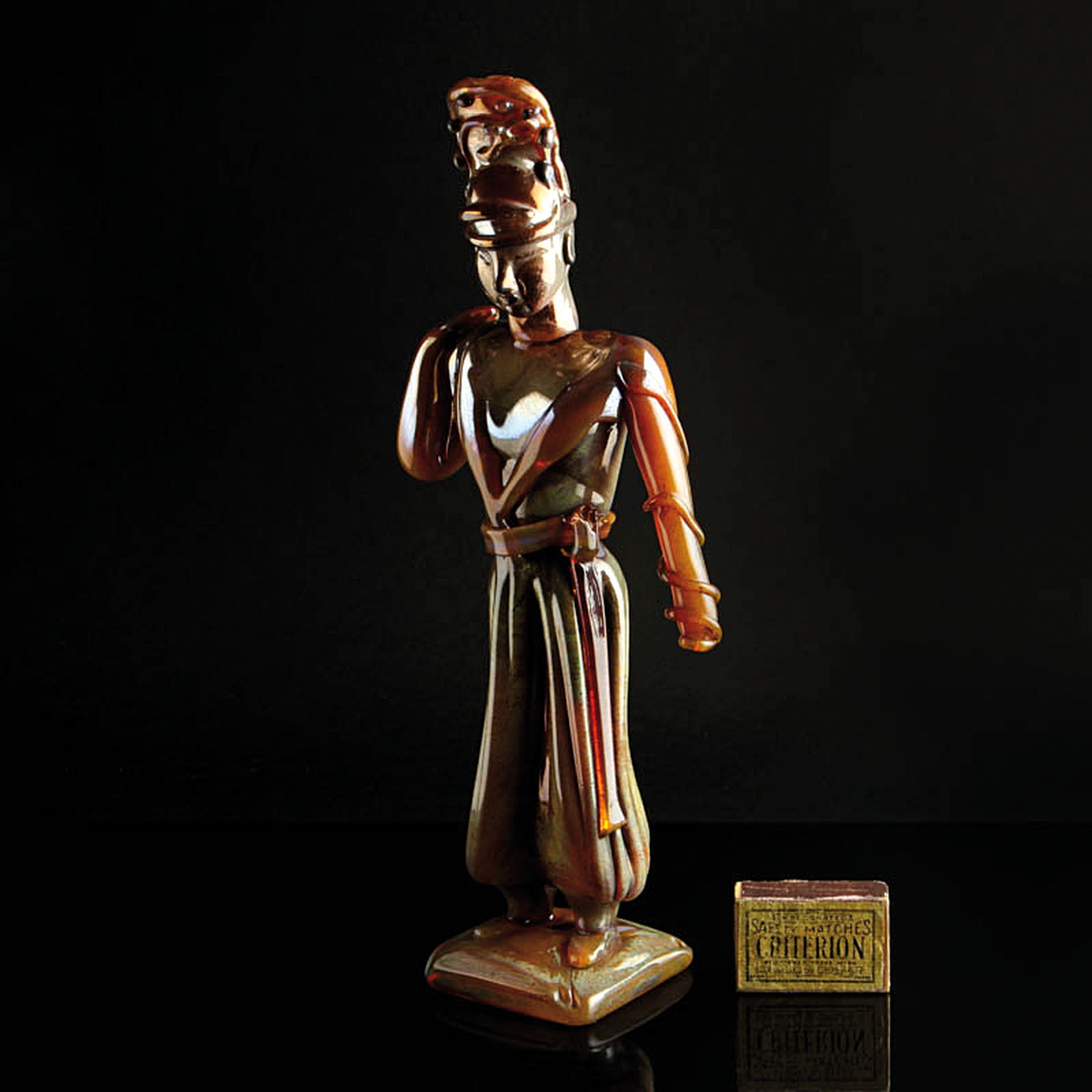 Detail b: Zwei Glasskulpturen Chinesen, Ermanno Nason für Cenedese, Murano, honigfarbenes Opalinglas, asiatisches Pärchen, H. 34 cm, männliche Figur mit ...