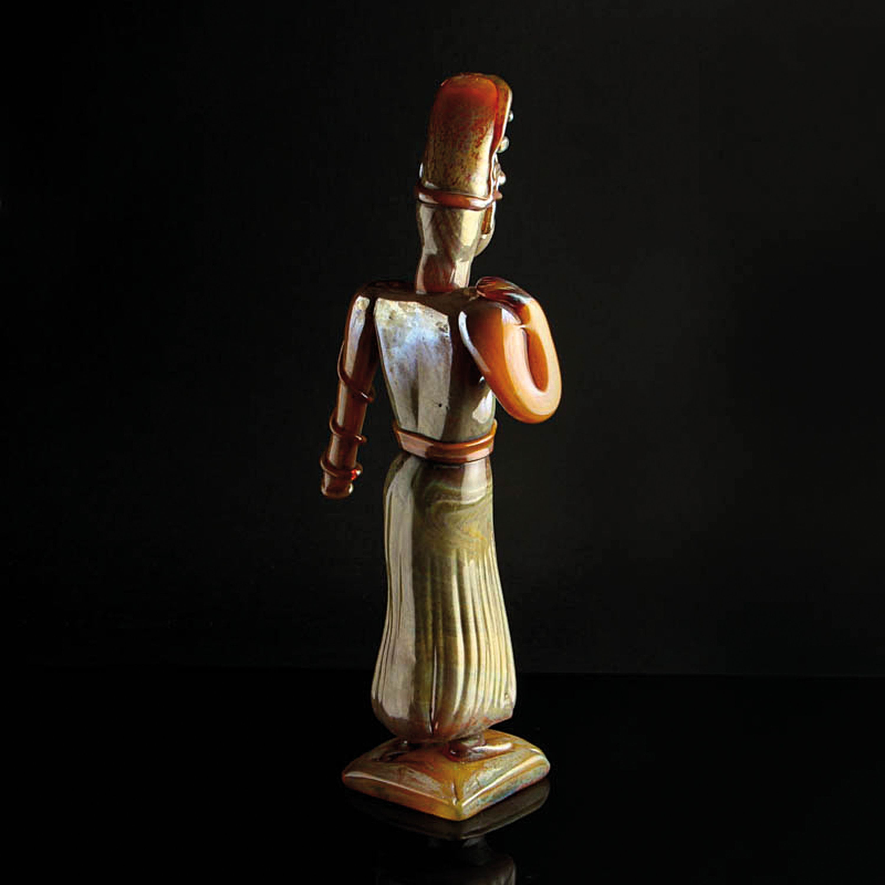 Detail c: Zwei Glasskulpturen Chinesen, Ermanno Nason für Cenedese, Murano, honigfarbenes Opalinglas, asiatisches Pärchen, H. 34 cm, männliche Figur mit ...