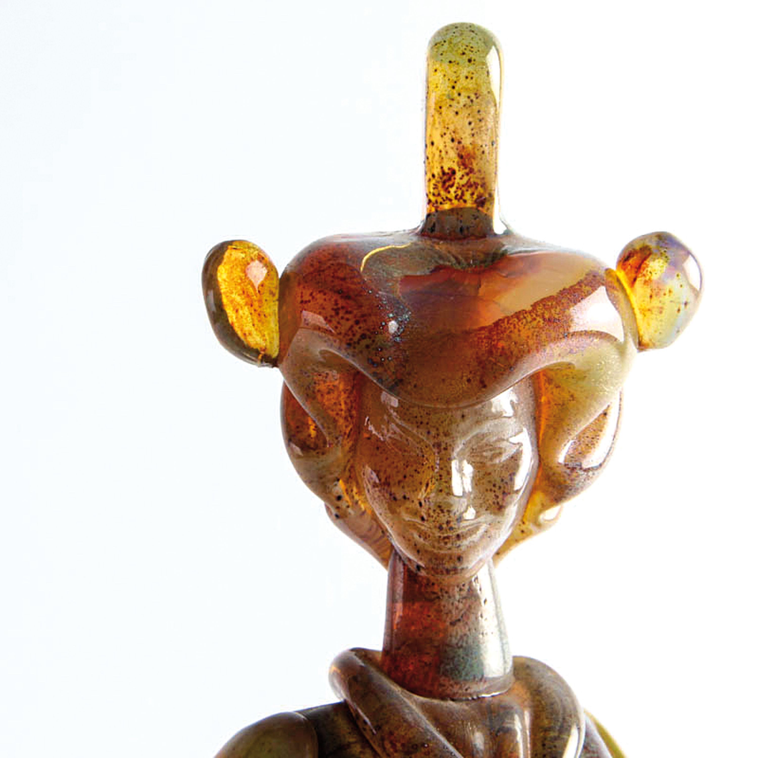 Detail i: Zwei Glasskulpturen Chinesen, Ermanno Nason für Cenedese, Murano, honigfarbenes Opalinglas, asiatisches Pärchen, H. 34 cm, männliche Figur mit ...