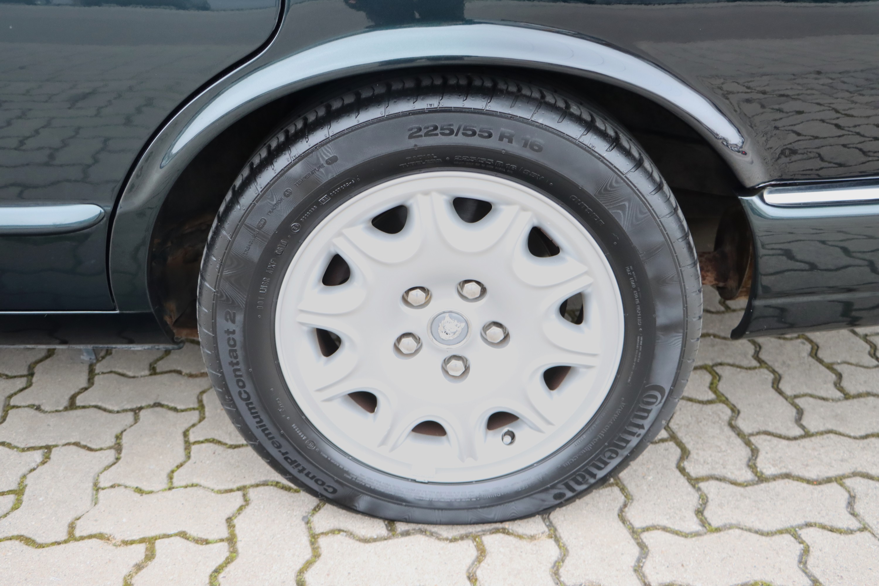 Detail n: Jaguar XJ 4.0 V8, EZ 09/1997, Fahrgestellnummer: SAJJHALD4CR812753, Laufleistung ca. 259.910 km abgelesen, 209 kW/284 PS, Automatikgetriebe, grün, ...