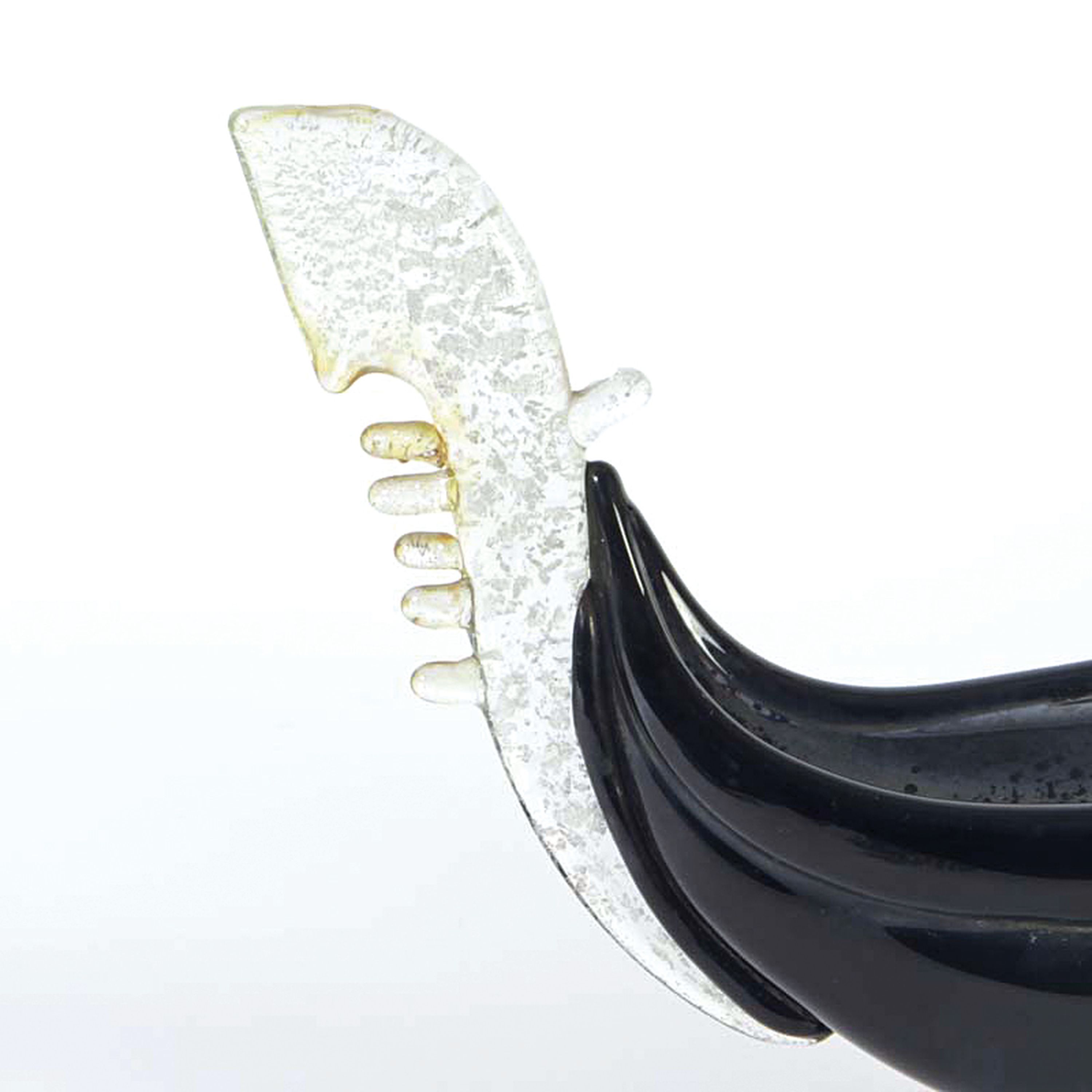 Detail e: Glasskulptur venezianische Gondel, Murano, vielfarbiges Glas, lüstrierendes Finish, H. 30cm