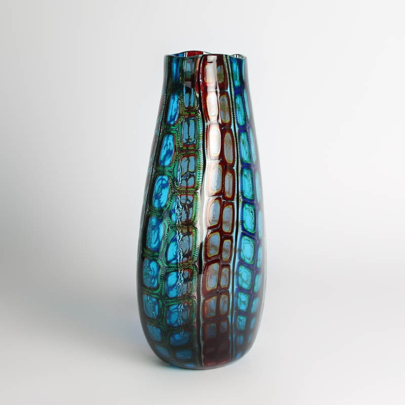 Detail b: Murrine-Glasvase, Adriano Dalla Valentina (geb. 1945), Murano, zusammengeschmolzene Murrinen und Canes in verschiedenen Farben, unsigniert, H. 30 cm