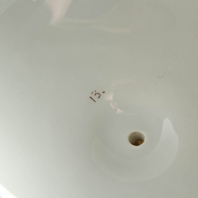 Detail j: Deckeldose, Lorenz Hutschenreuther, Kunstabteilung Selb, Entw. Prof. Fritz Klee, Porzellan, Goldstaffage min. ber., H. 20 cm