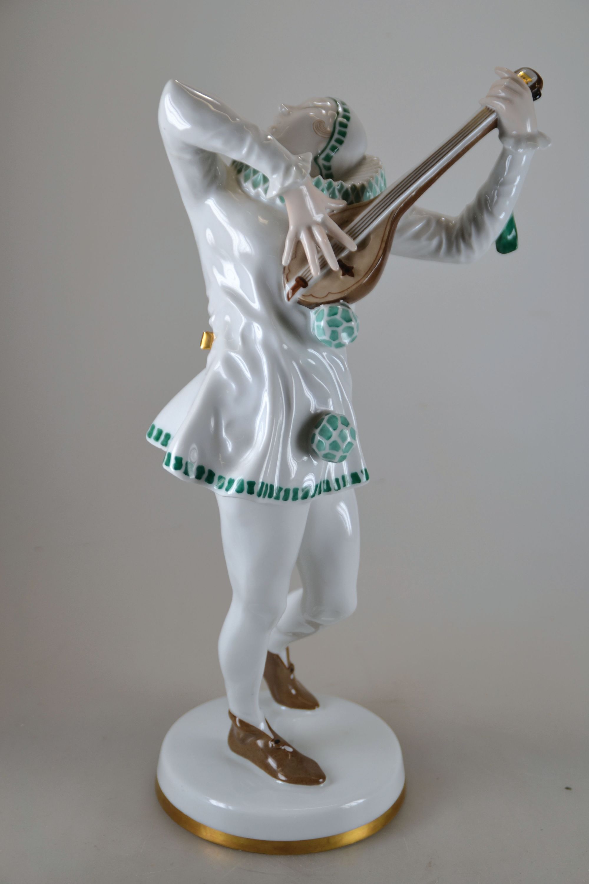 Detail j: Porzellanfigur "Serenade", Hutschenreuther, Abteilung für Kunst, Selb, Marke wohl 1930/40er-Jahre, Porzellan, farbig staffiert, H. 36 cm, ...
