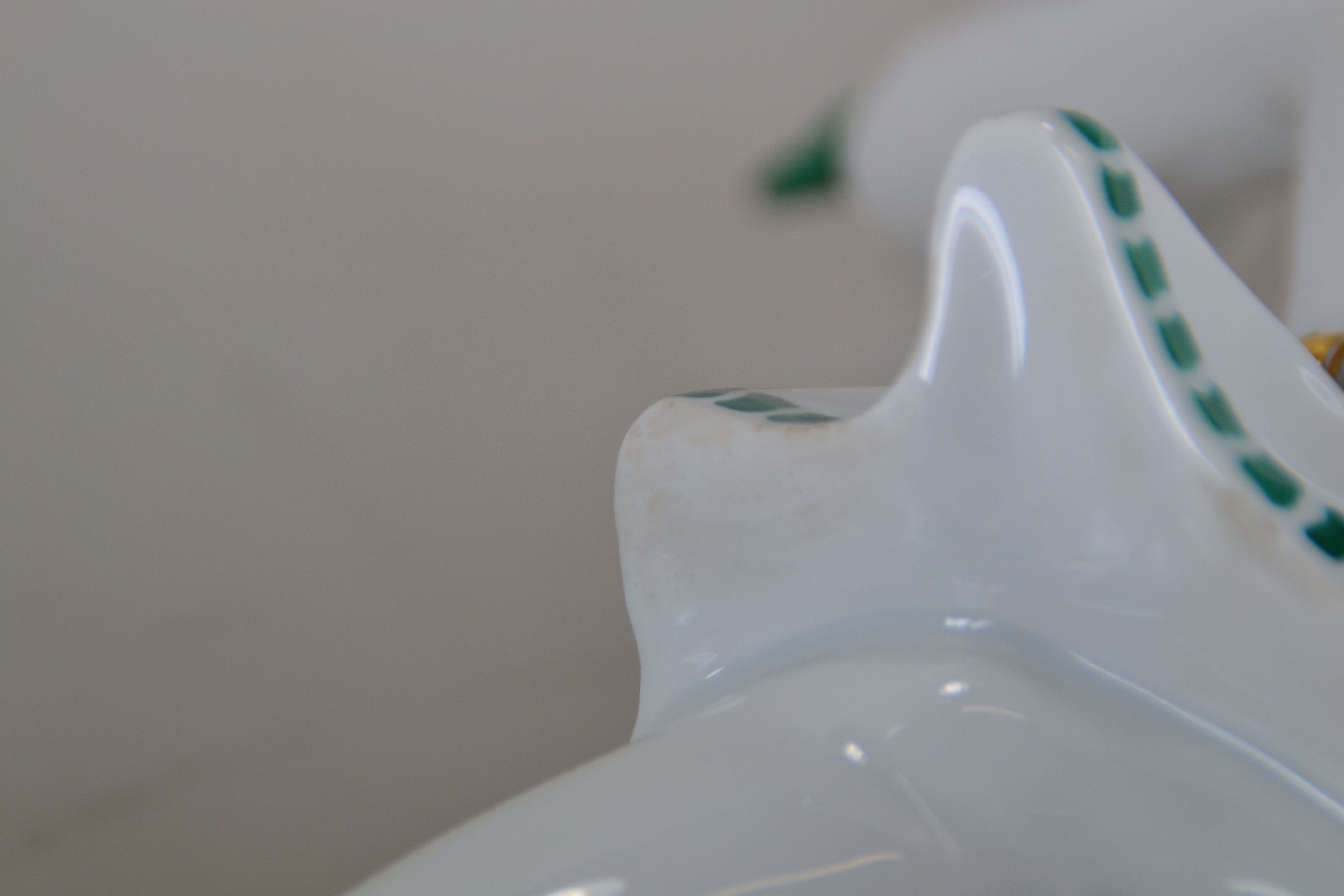 Detail l: Porzellanfigur "Serenade", Hutschenreuther, Abteilung für Kunst, Selb, Marke wohl 1930/40er-Jahre, Porzellan, farbig staffiert, H. 36 cm, ...