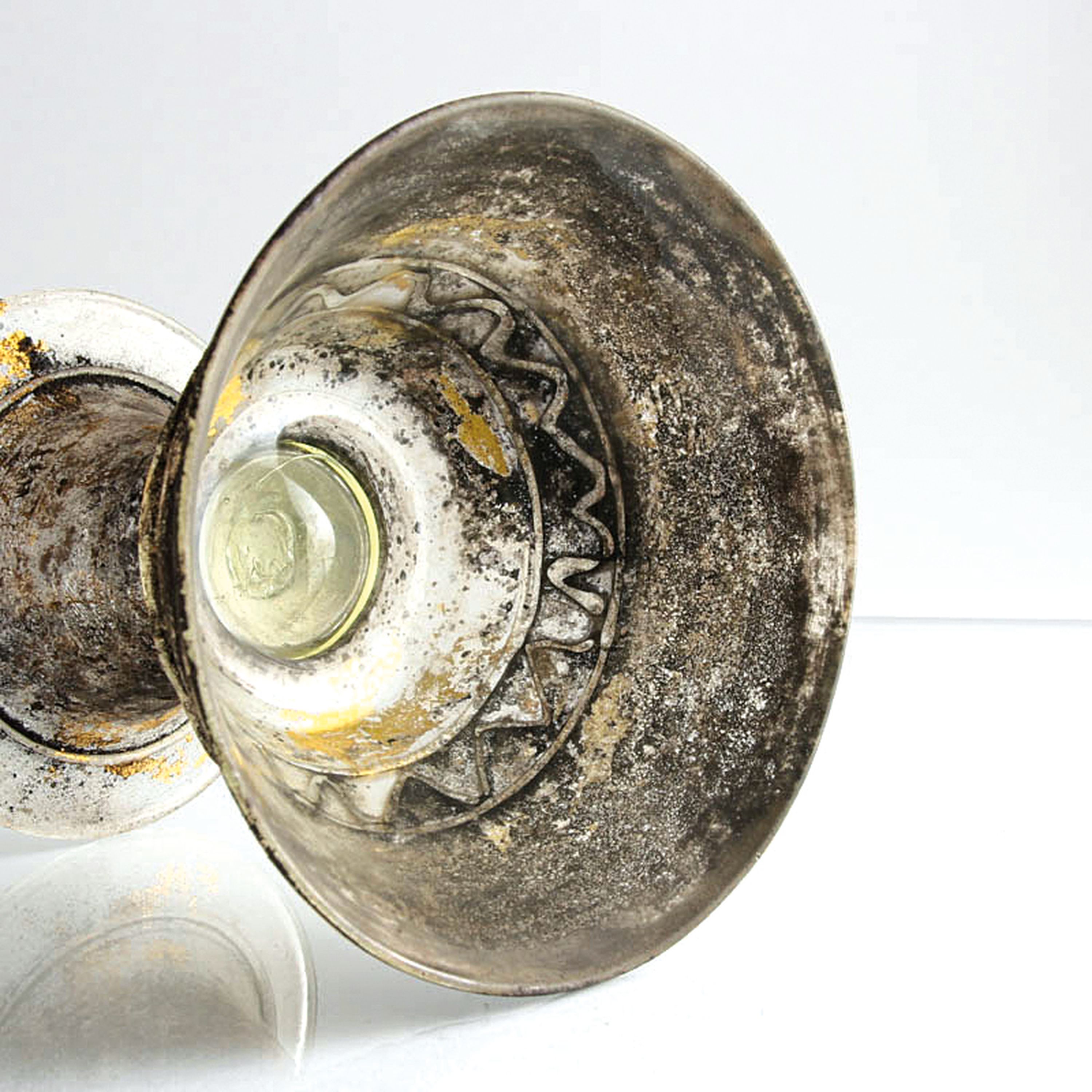 Detail f: Zwei vetro a Scavo-Schalen bzw. Pokale, Ermanno Nason für Cenedese, Murano, 1963-72, Glas, antikisierende vetro a scavo-technik in grau und blau, H. ...