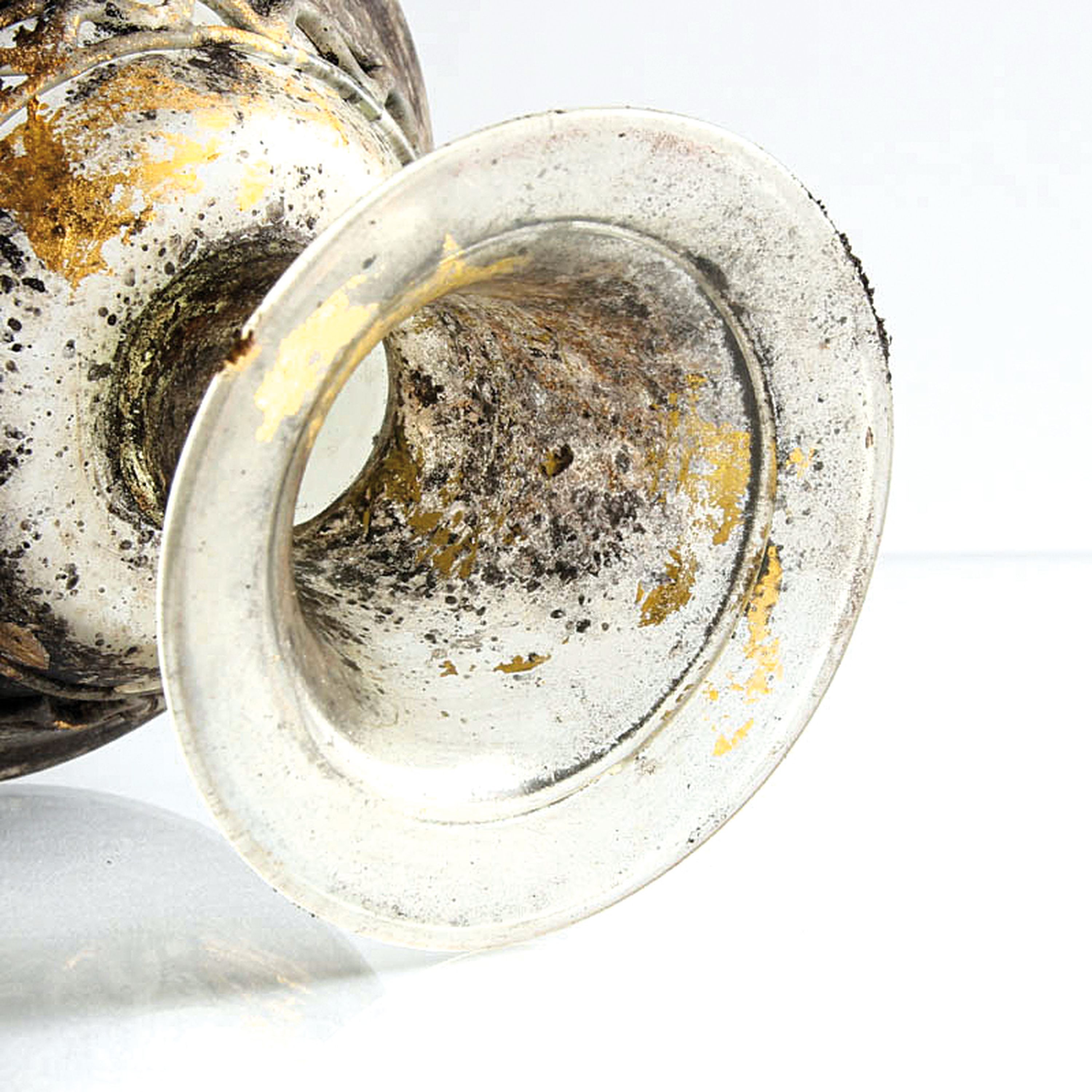Detail i: Zwei vetro a Scavo-Schalen bzw. Pokale, Ermanno Nason für Cenedese, Murano, 1963-72, Glas, antikisierende vetro a scavo-technik in grau und blau, H. ...