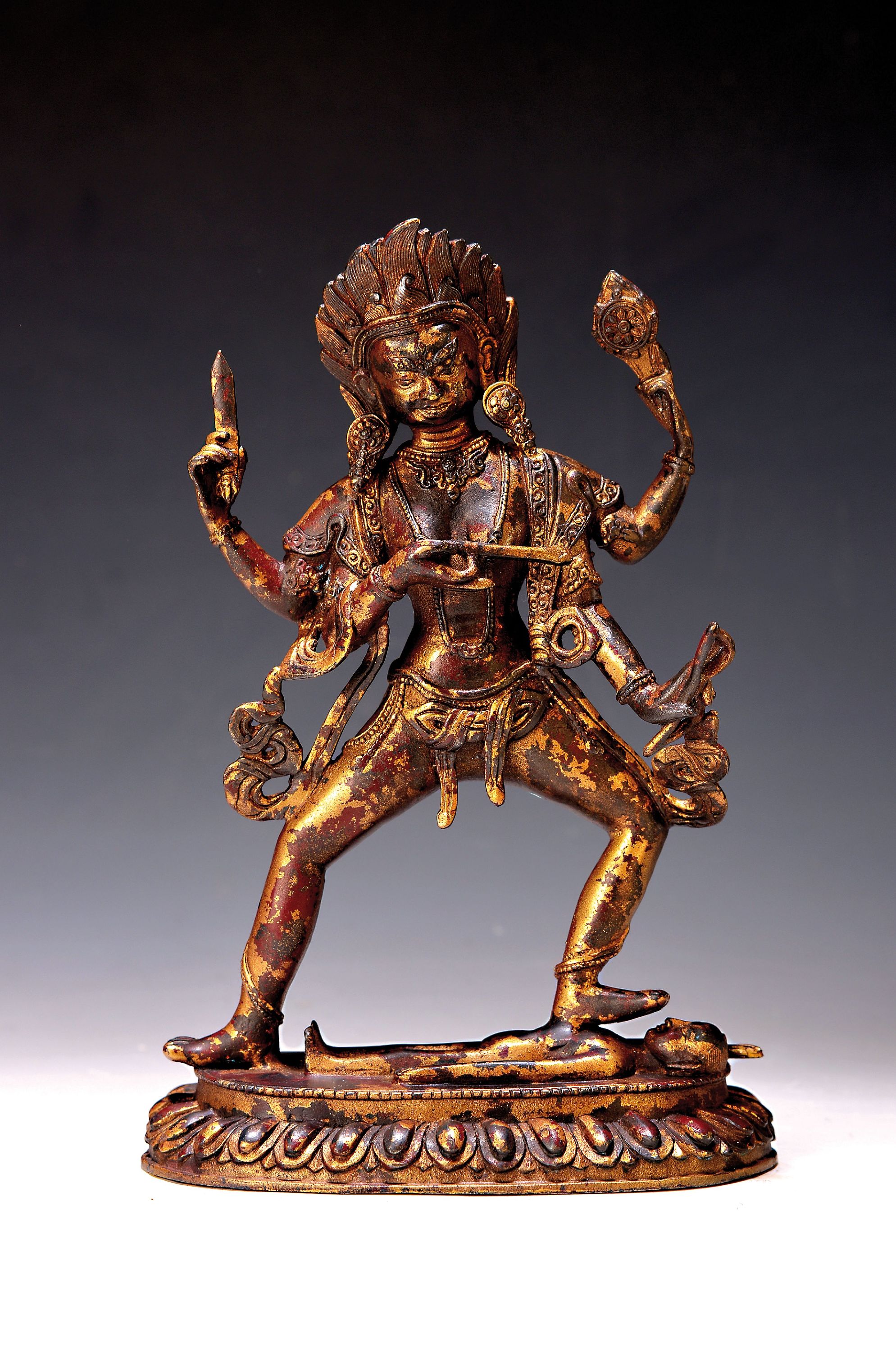 Tantrische Gottheit, Nepal, 20. Jh., Kupferlegierung vergoldet, H. 27 cm, ca. 1.6 kg